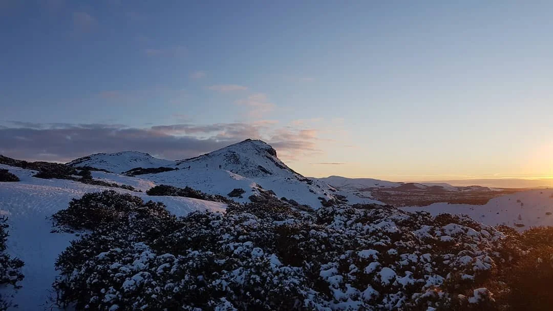 Lovely evening for a run! #nofilterneeded for this pic. 

Bit of a run around Arthurs Seat testing out my new watch &amp; my trail running shoes while we can't head to the mountains. 
Trainers were suprisingly good in the snow! Managed to stay uprigh