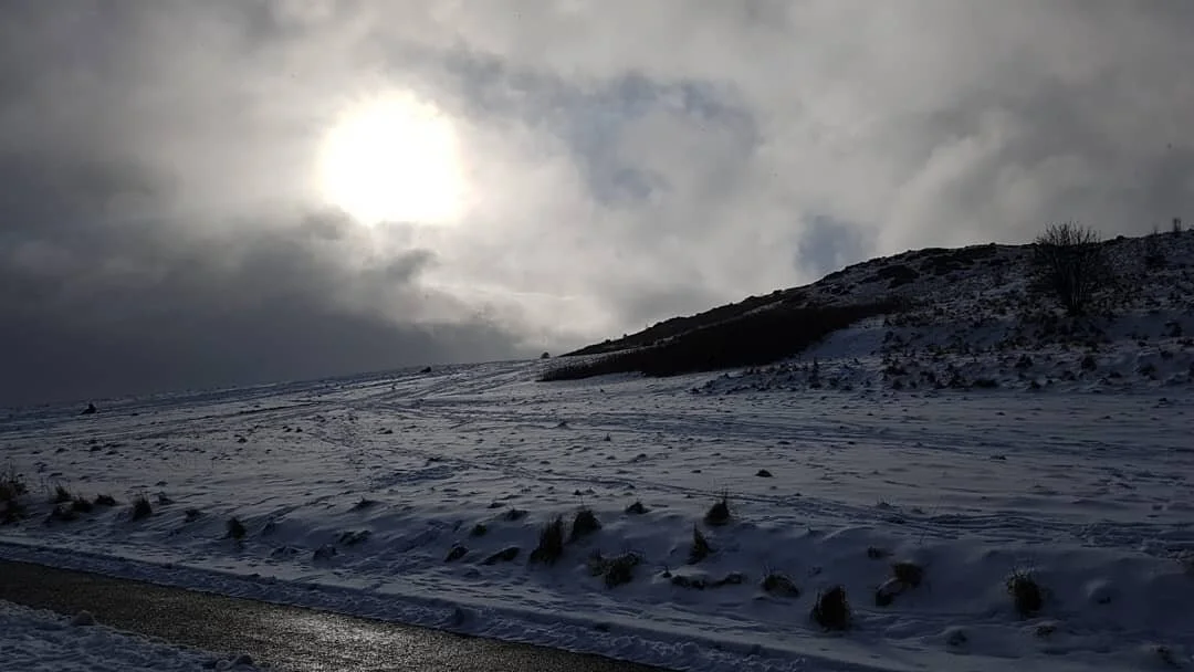 A few more pics from the cracking conditions in Edinburgh last week! It was a proper little touch of wonter when we can't travel to the mountains!

I'm missing the snow already! Come back so I can learn to snowboard 😂!

#nofilter climbing #climbingl