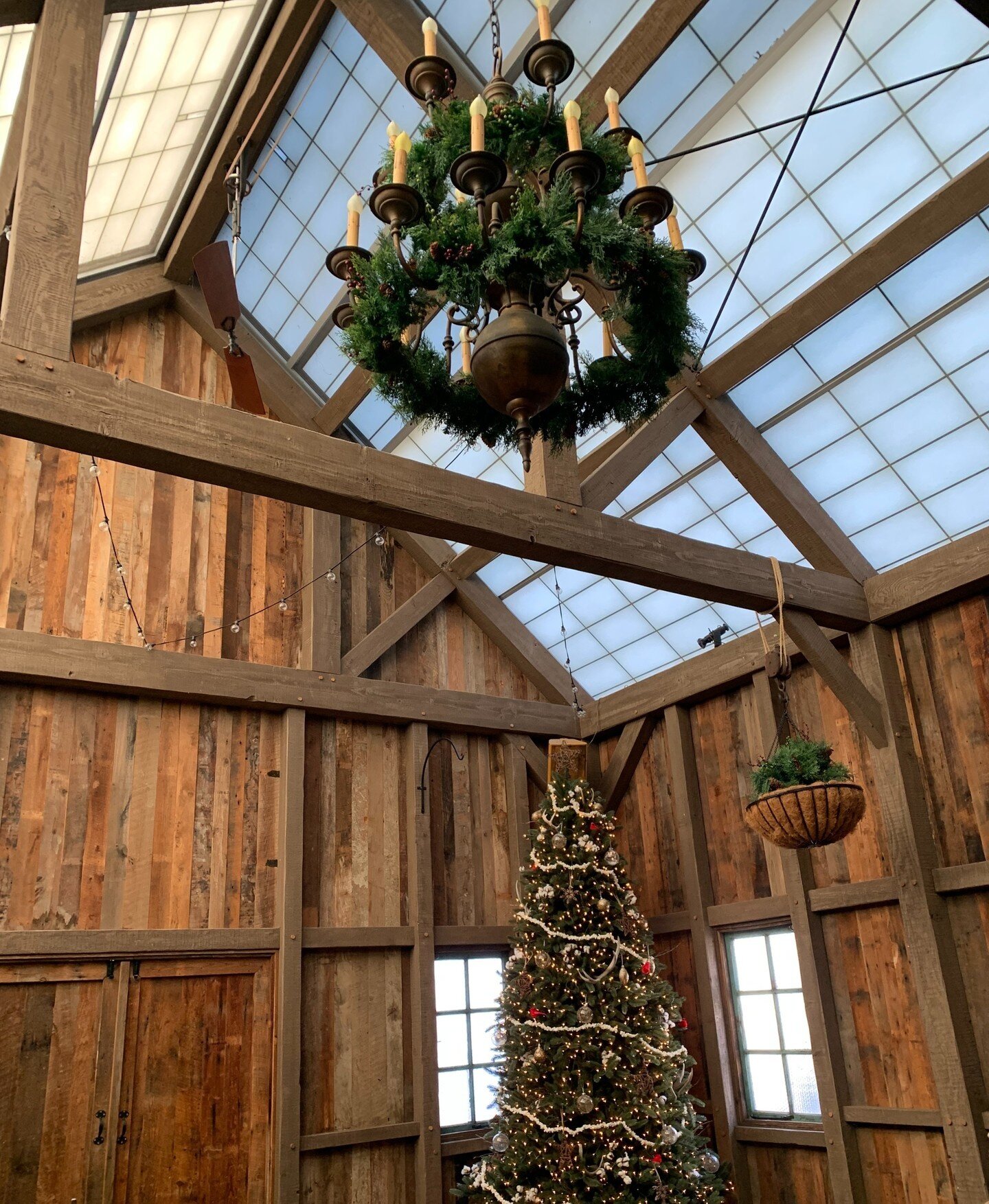 Book your holiday party in our gorgeous, rustic barn @thebarrownj. Visit the link in our bio (or our website) for details!
.
.
.
#privateevents #events #weddings #corporateevents #wedding #eventplanner #catering #party #event 
#eventplanning #babysho