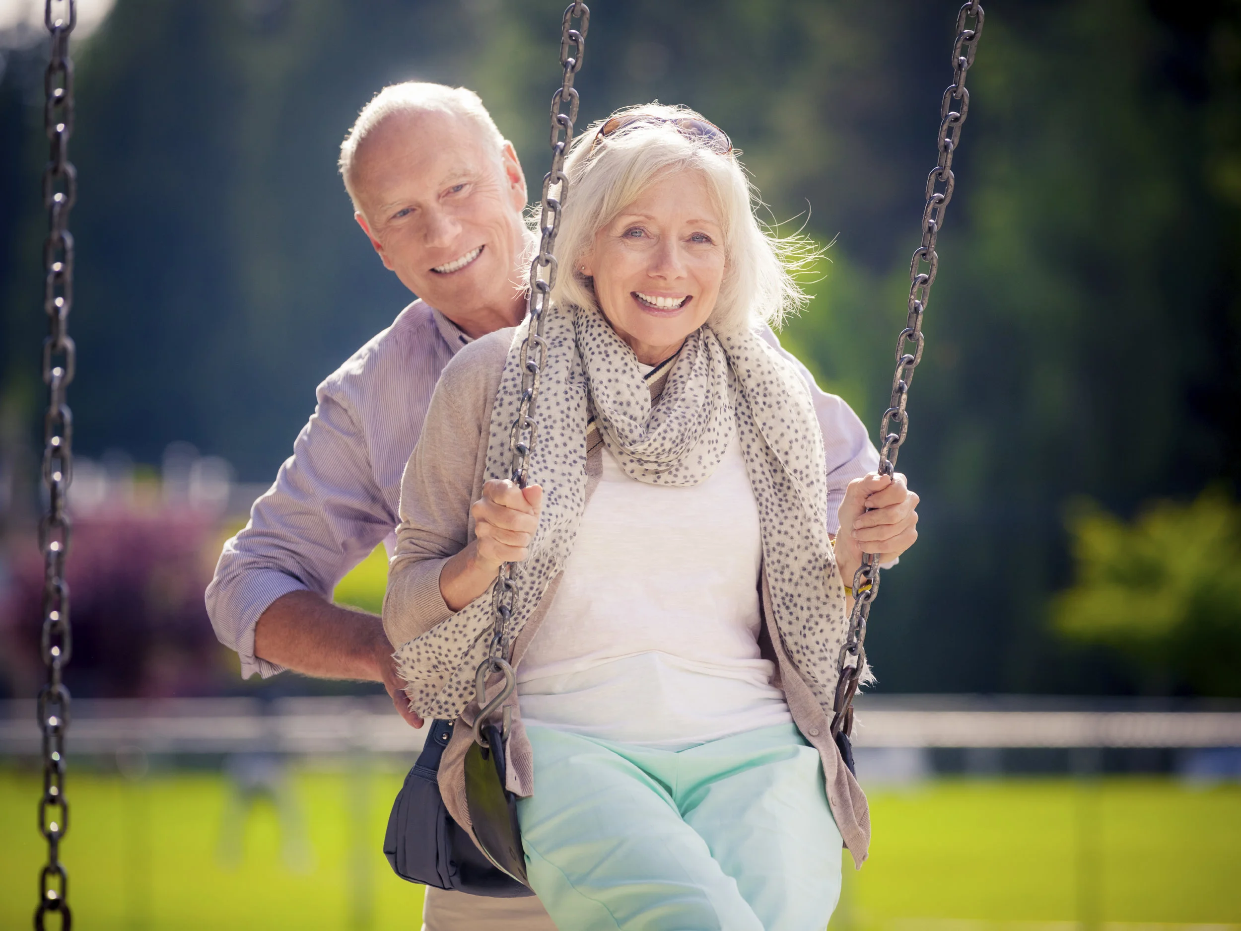 Couple_swing_iStock_000070062263_Large.jpg