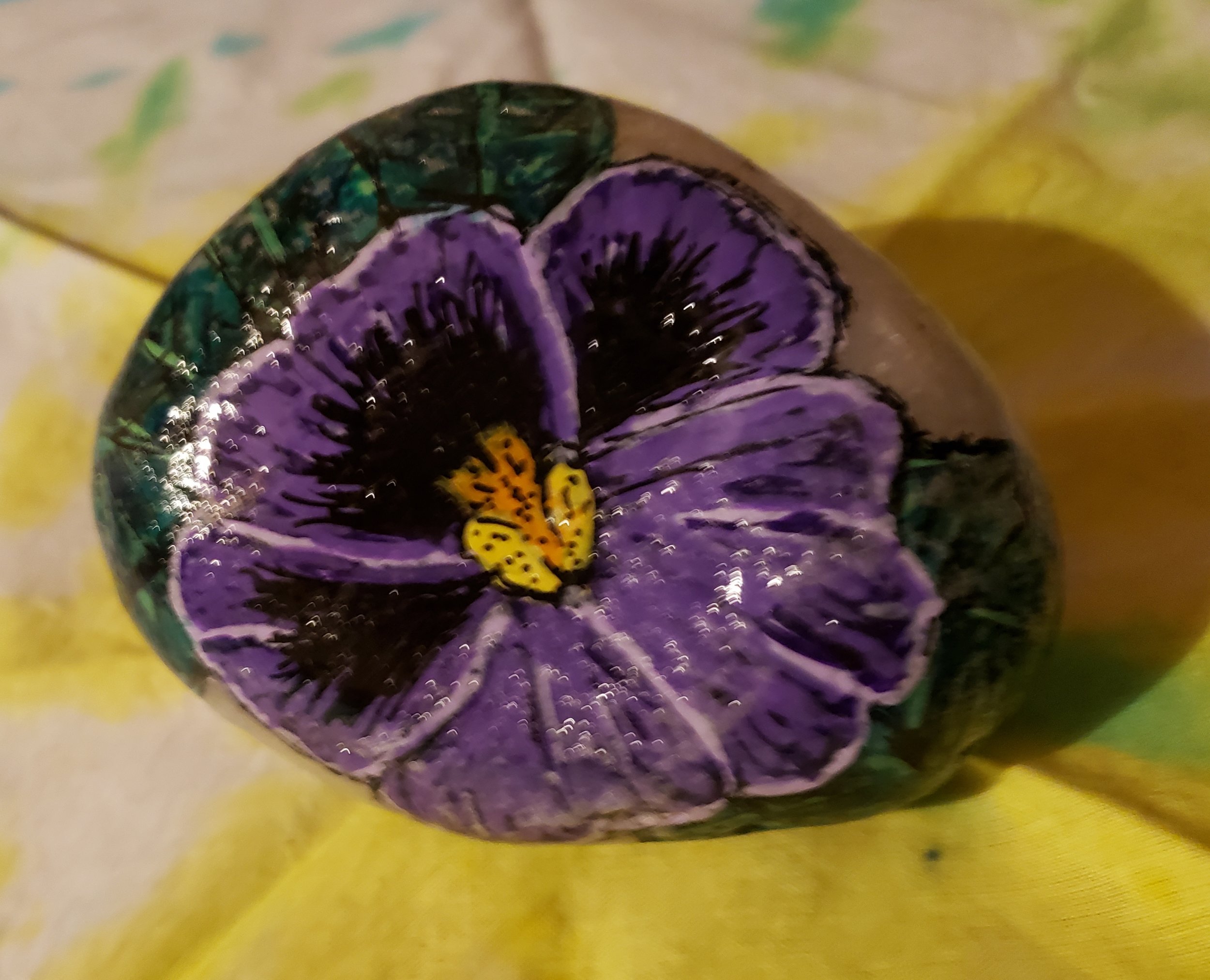 Pansy  4.5"x3"x2"  2lbs.
