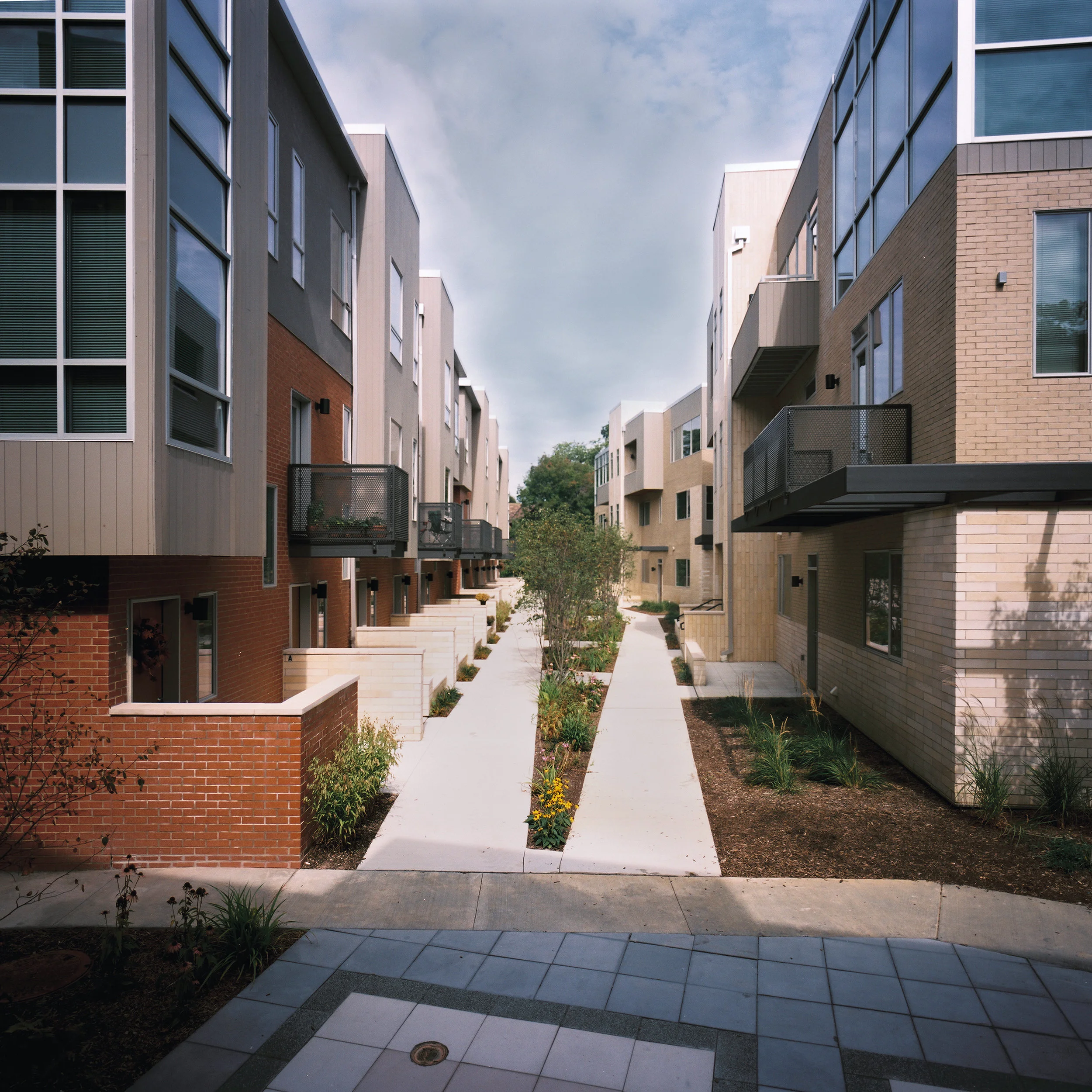 Hazel 8 Apartments Luxury 1 and 2 Bedroom Units in University Circle