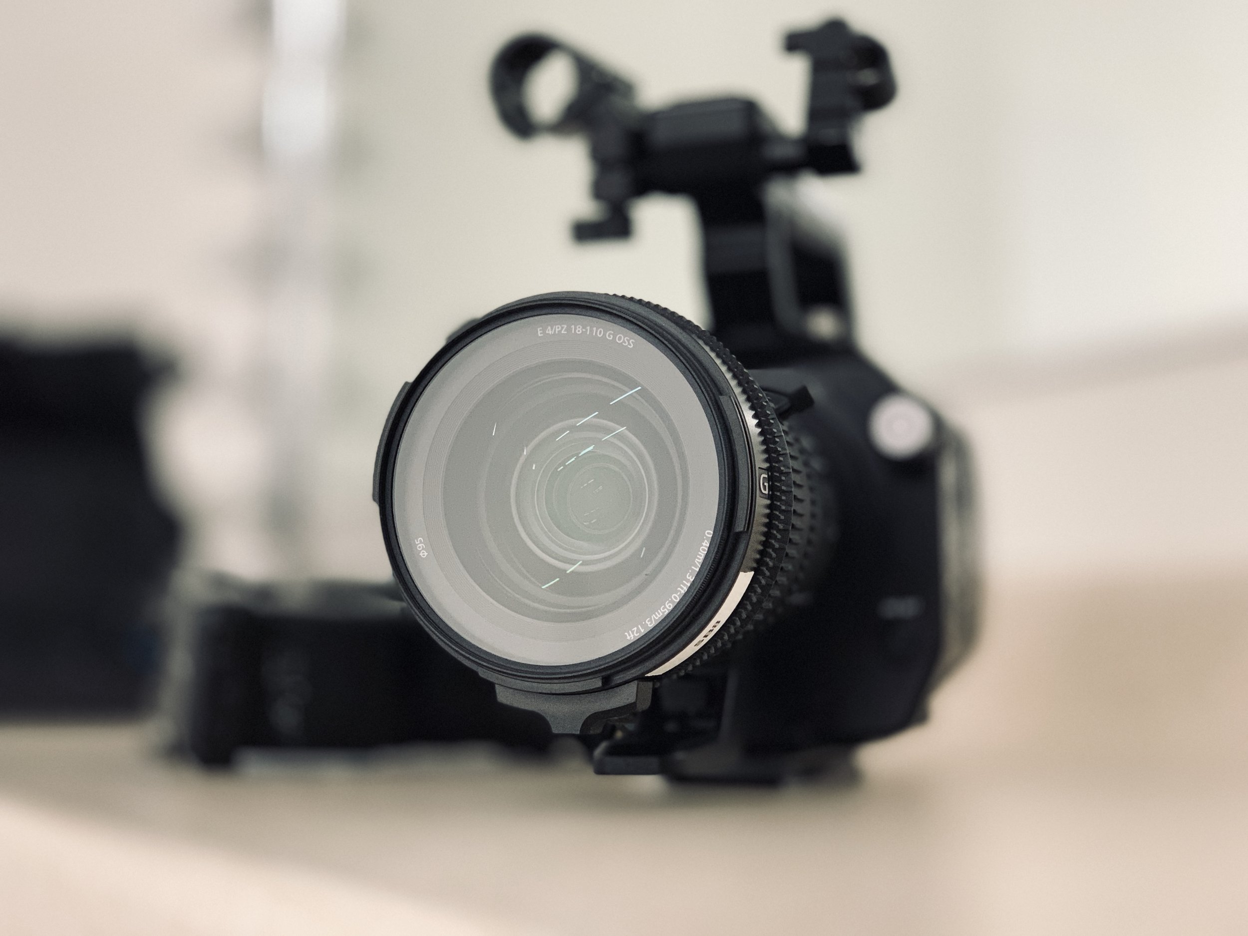 sb8_SonyFS7_FL_Lens01.jpg