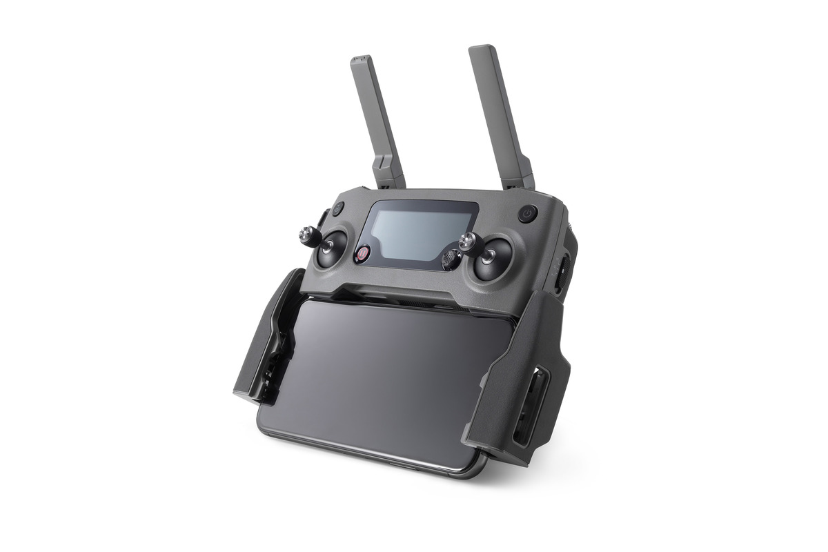 DJI_Mavic2Pro_07_Controller.jpg