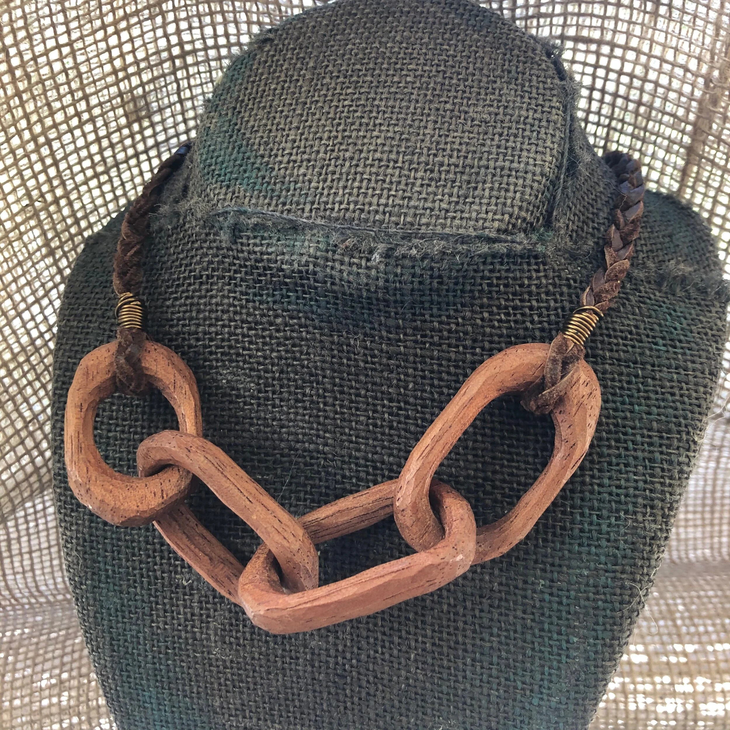 1E861D60-4F29-4158-846C-92A1DAD3FACA