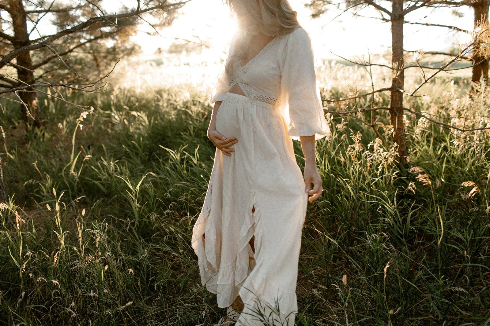 Dreamy Summertime Maternity Session in Bismarck, North Dakota