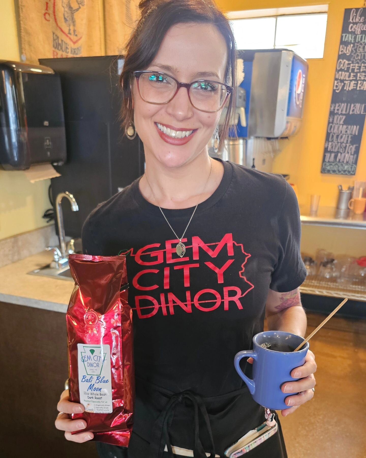 Wishing our best neighbors @gemcitydinor a happy 5 year anniversary! Our coffee friendship has been flourishing over our local favorite Bali Blue Moon 🌚