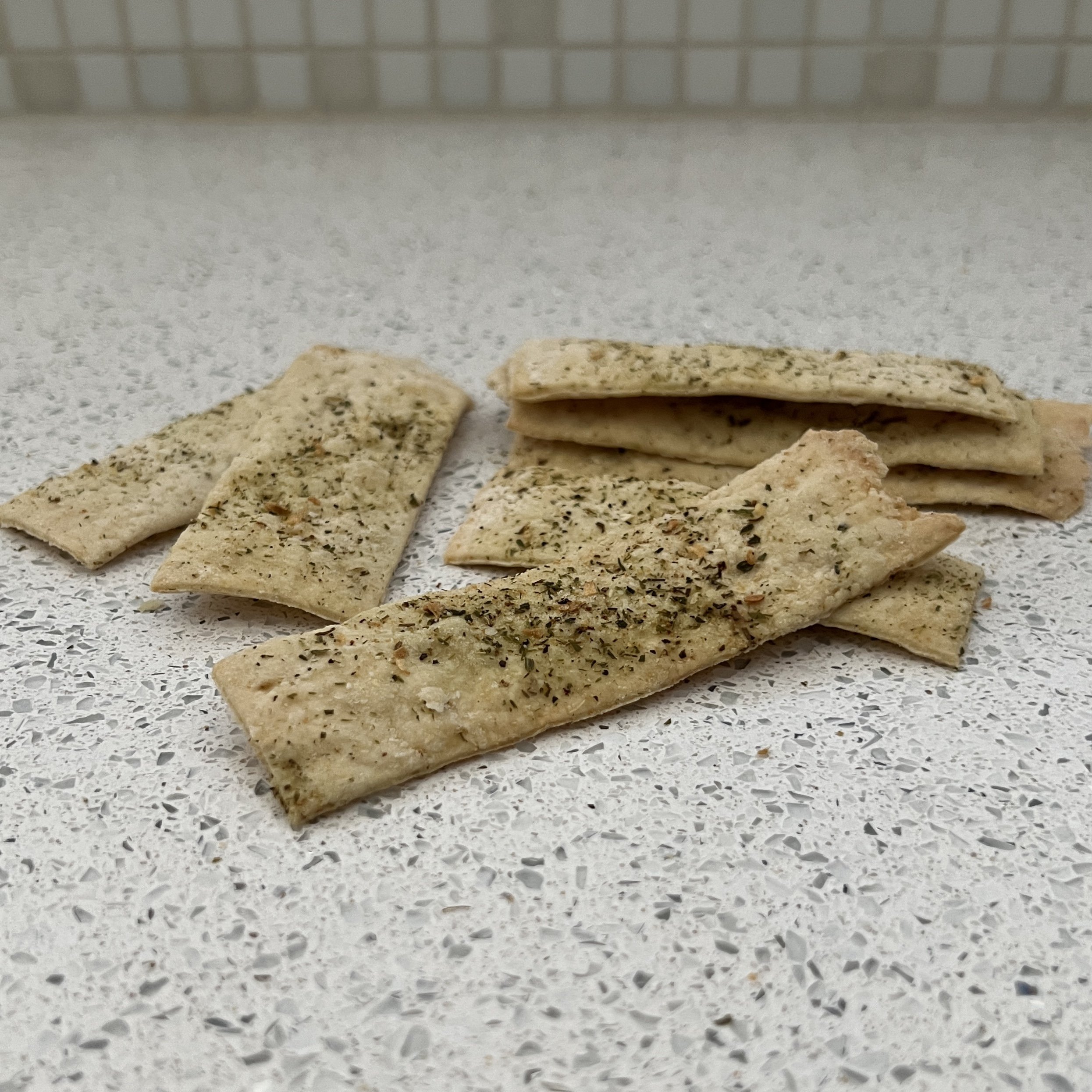 herb buttermilk crackers.JPG