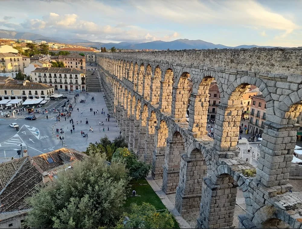 Roman Aqueduct of Segovia – Monumental Infrastructure and Landscape Order