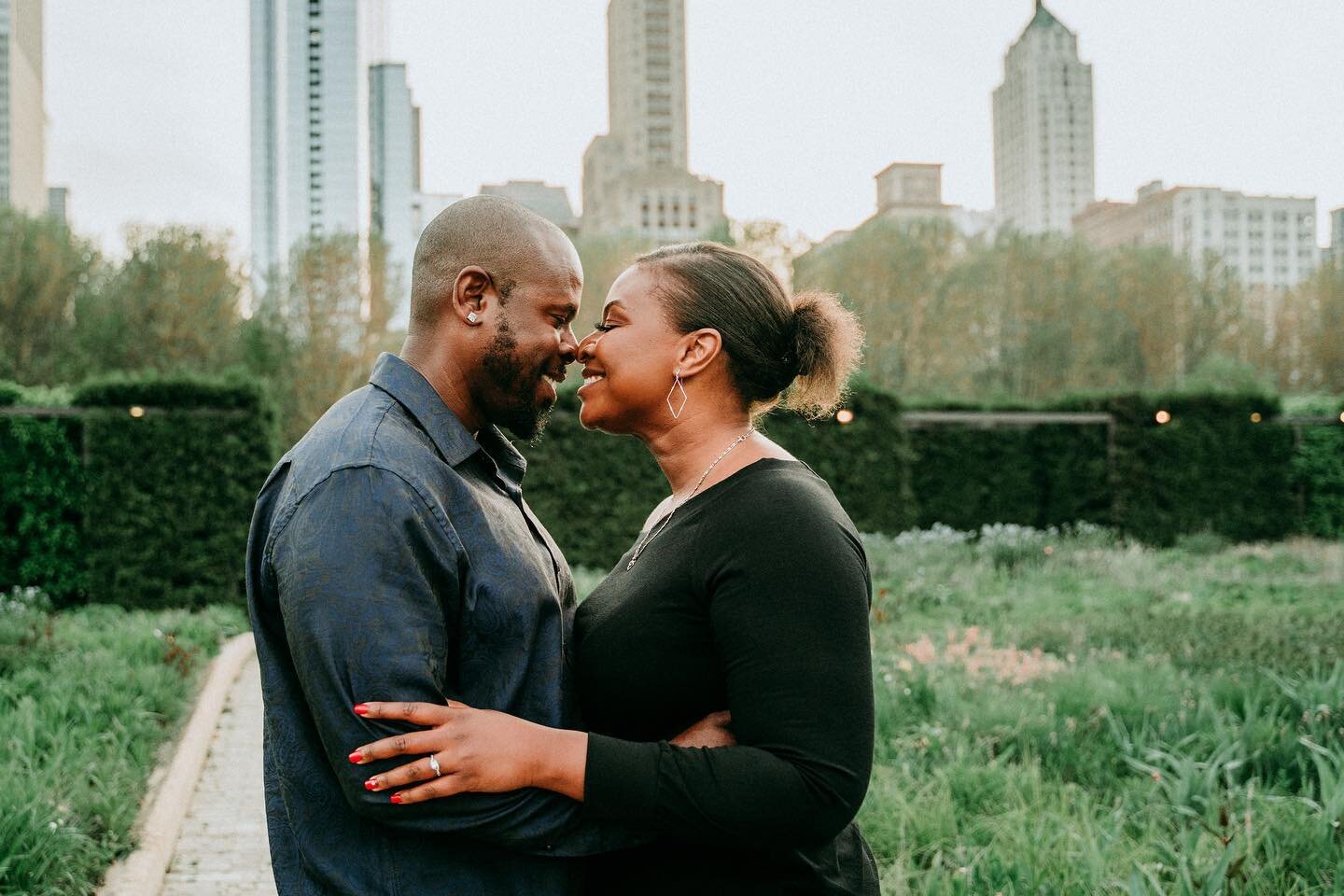 Maiysha + Will&rsquo;s Chicago engagement 😍😍😍
.
.
.
.
#chicagoweddingphotographer #chicagoengagementphotographer #chicago #windycity #omahaweddingphotographer #omahaengagementphotographer #chicagoengagement