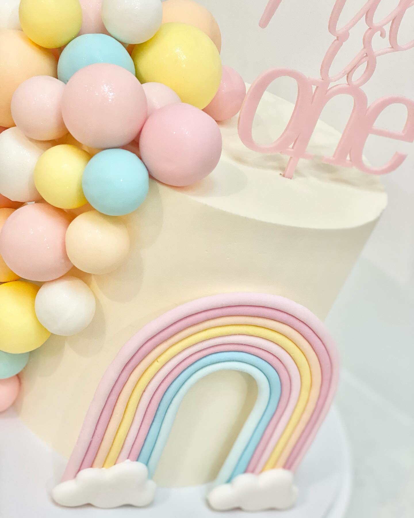 Rainbow magic&hellip; #birthdaycelebrations #birthdaycakeideas #melbournecakes #buttercreamcakes #cakecakecake #instagramcakes #letseatcake #cakesmadewithlove