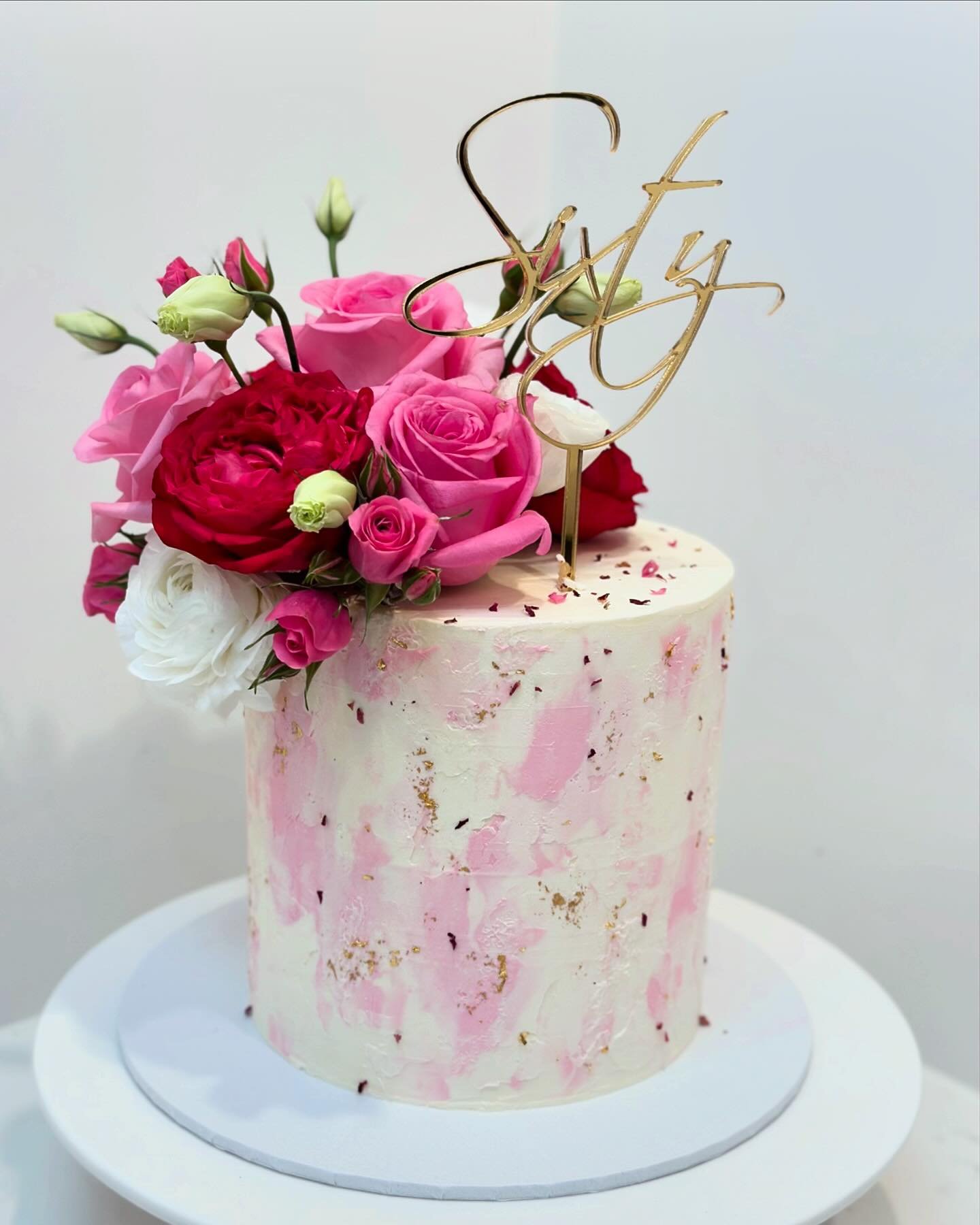 Subtle pink texture for this pretty thing! #birthdayparty #birthdaycakeideas #melbournecake #cakesofmelbourne #instagramcakes #buttercreamfrosting #pinkcakes #cakecakecakecake #letseatcake #cakesmadewithlove 

Cake topper @laser.kraft