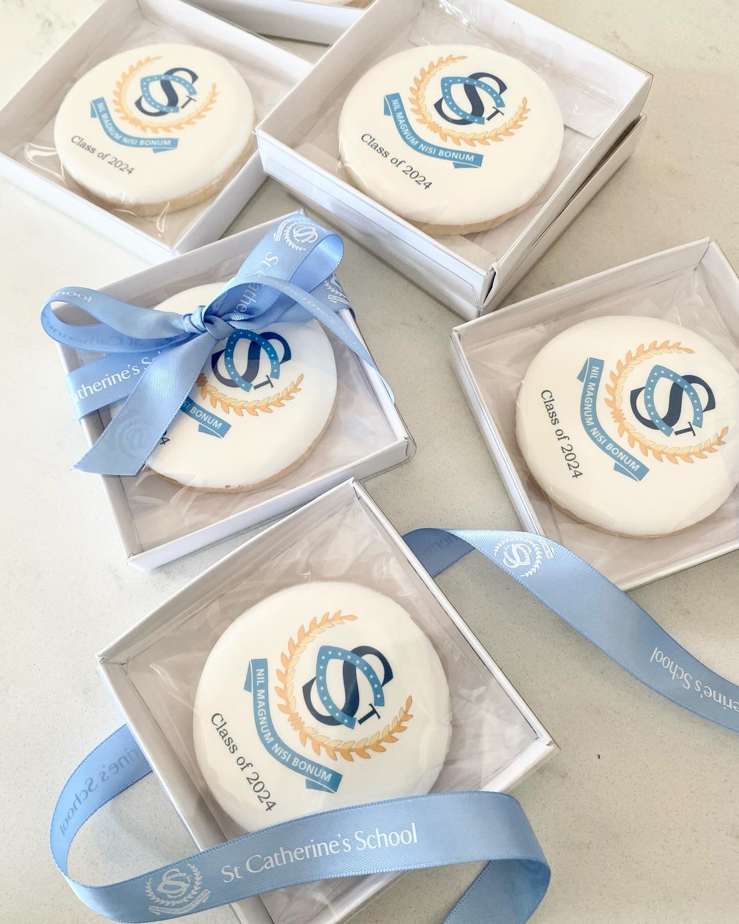 Congratulations to the &ldquo;Class of 2024&rdquo; @stcatherinesschool #cookiesofinstagram #cookiescookiescookies #melbournecookies #edibleart #royalicing #printedcookies #logocookies #corporatecookies #cookieartist #eddie_edibleinkprinter #decorated