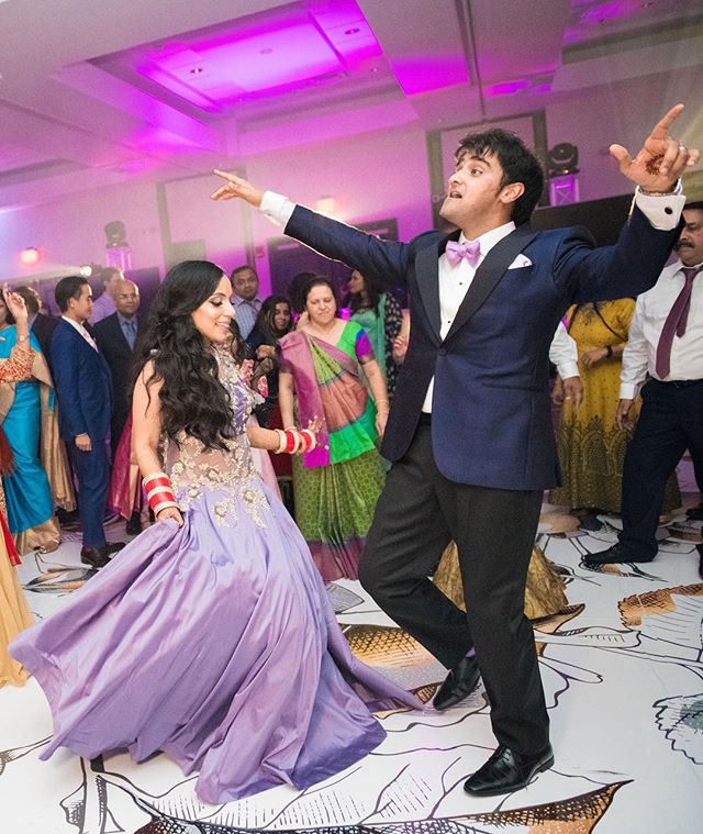 Neha &amp; Kashyap killin&rsquo; it on the dance floor! 📸 - @muskaanvideo 
Decor - @lovedecor.us 
Planning - @firgunevents
.
.
.
.
.
.
.
.
.
.
.
.
.
#bostonweddings #bostonmakeupartist #indiandj #bostondj #hiltonwoburn #indianwedding #indianweddingb