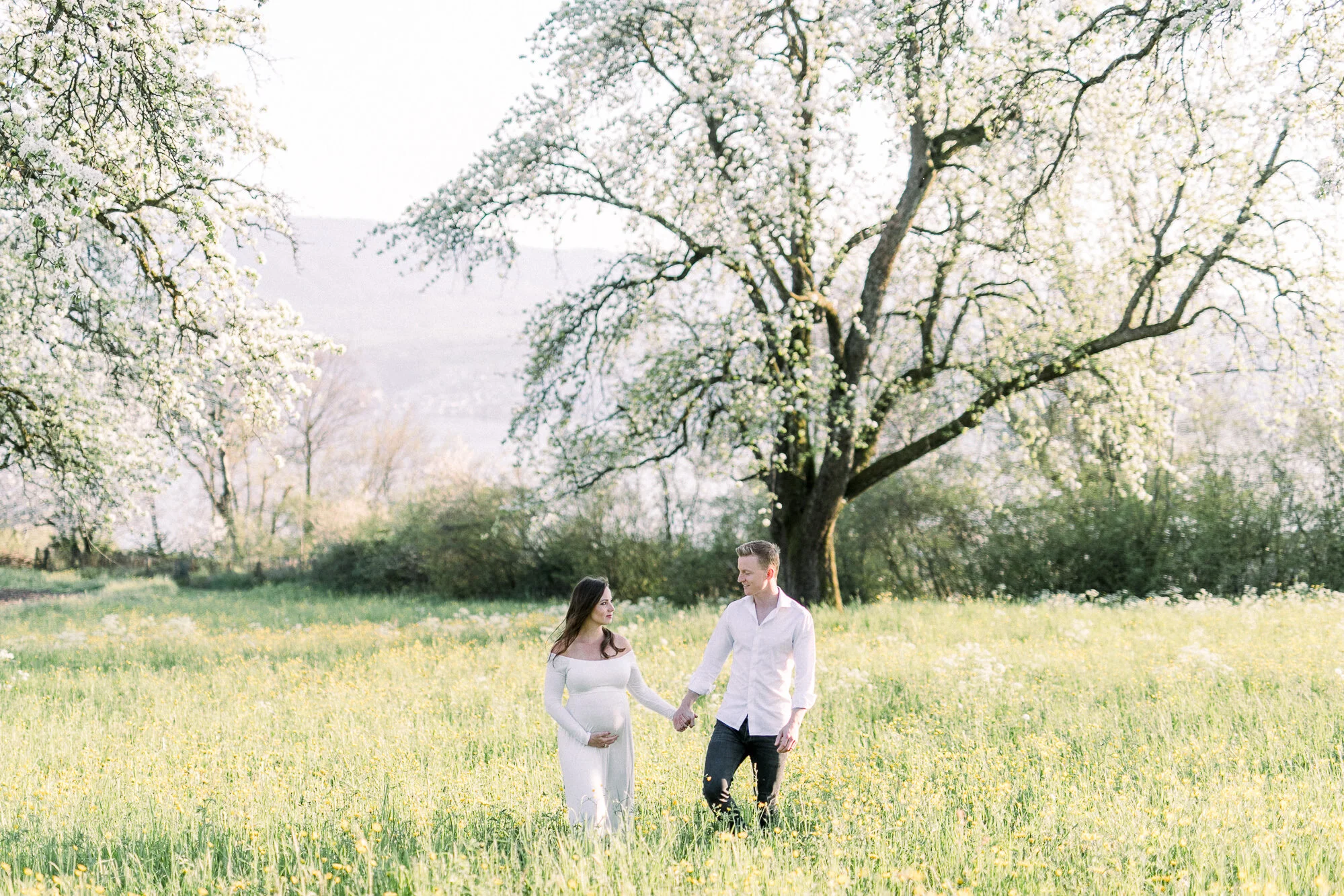 Outdoor Babybauch Fotoshooting