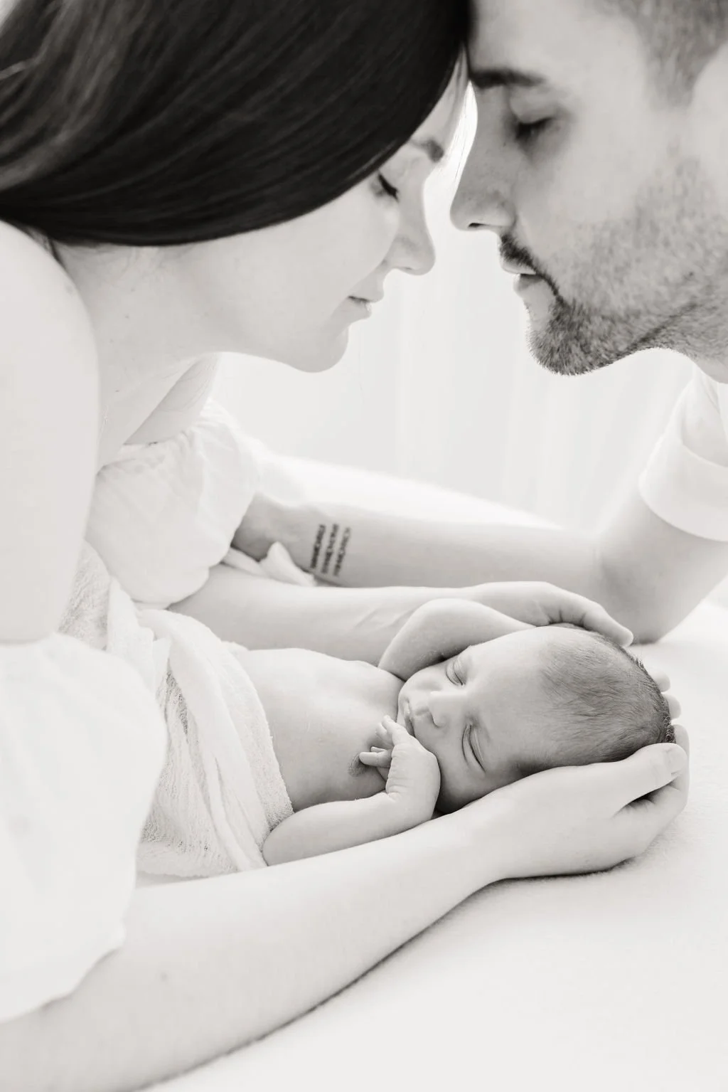 Neugeborenen Shooting mit Eltern