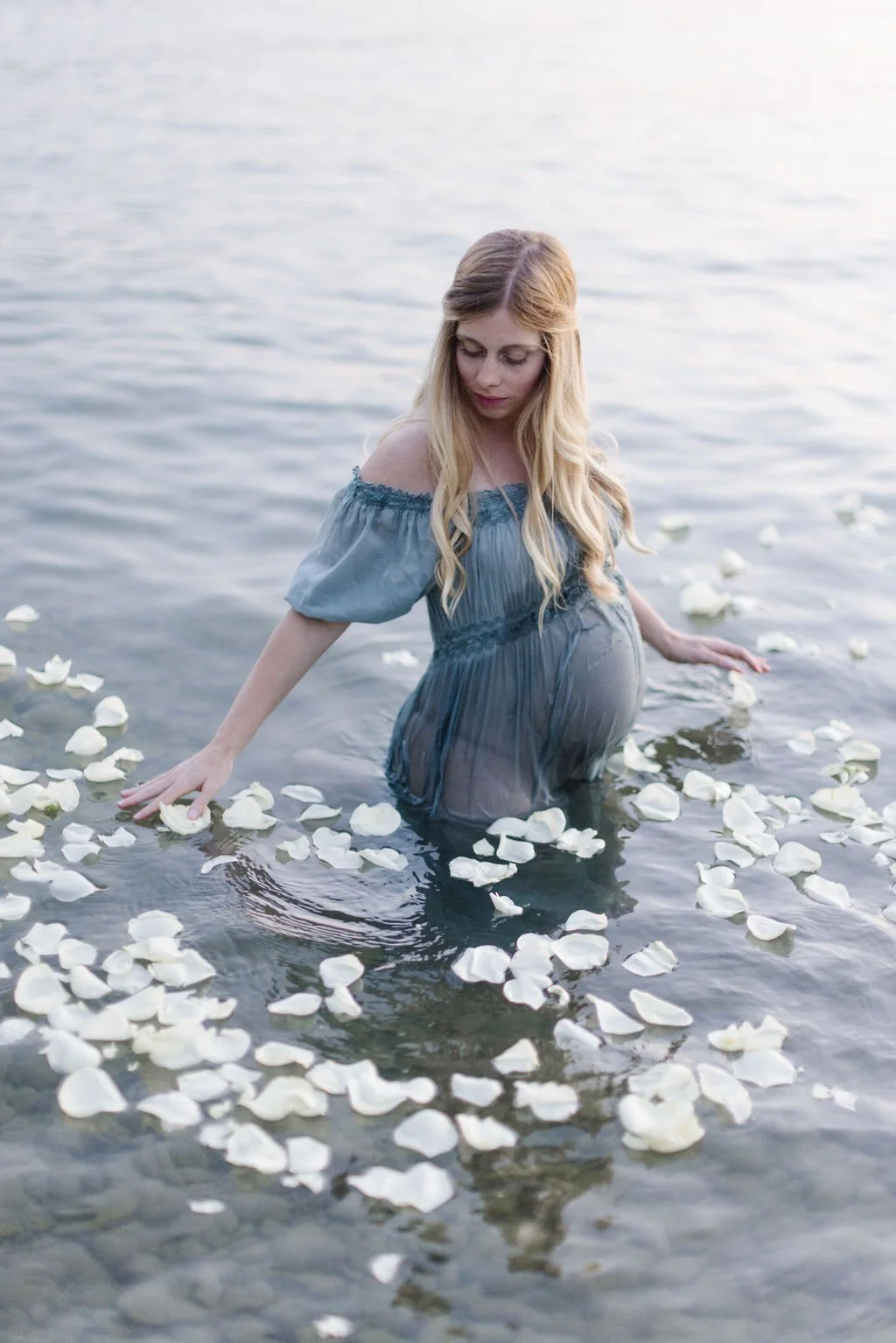 Fine art  Babybauch Fotoshooting indoor &amp; outdoor