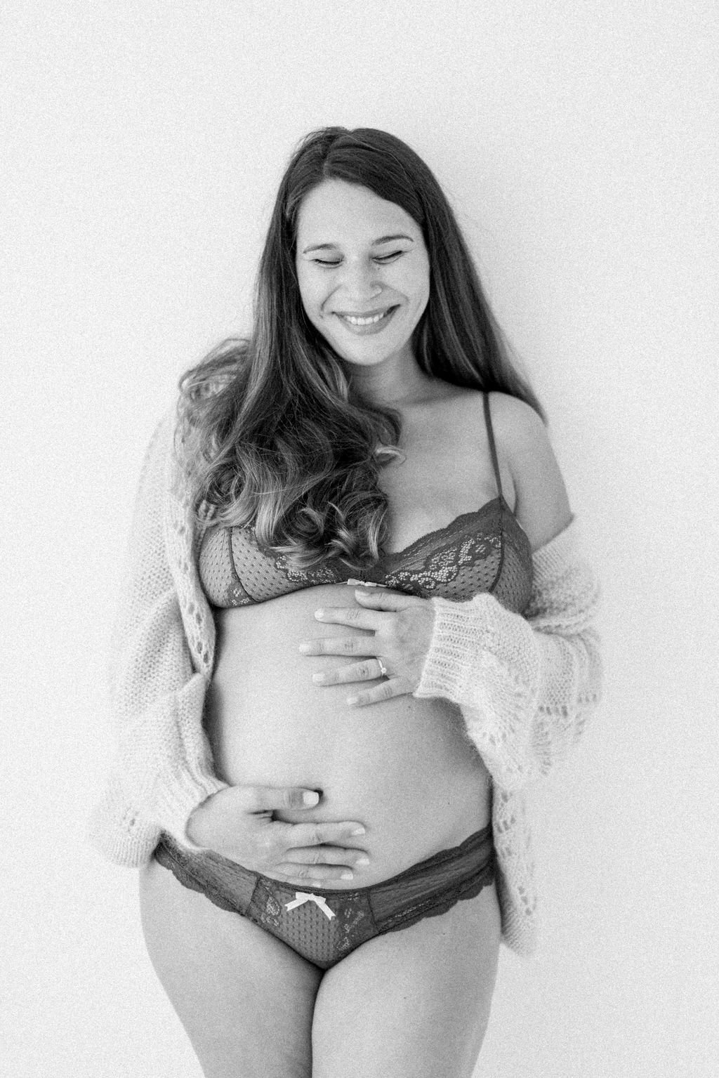 Babybauch Shooting Schwangerschaft Fotoshooting  Géraldine Leblanc_41A6396BW.JPG