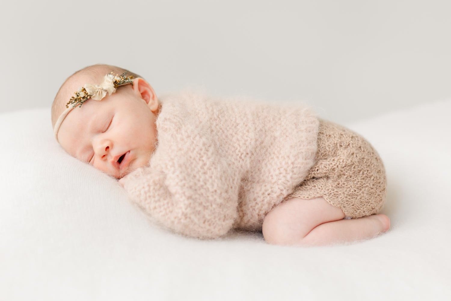   neugeborene_ newborn_ baby_ fotoshooting_ fotos_ fotografin_ shooting_ zuerich_geraldineleblanc_8