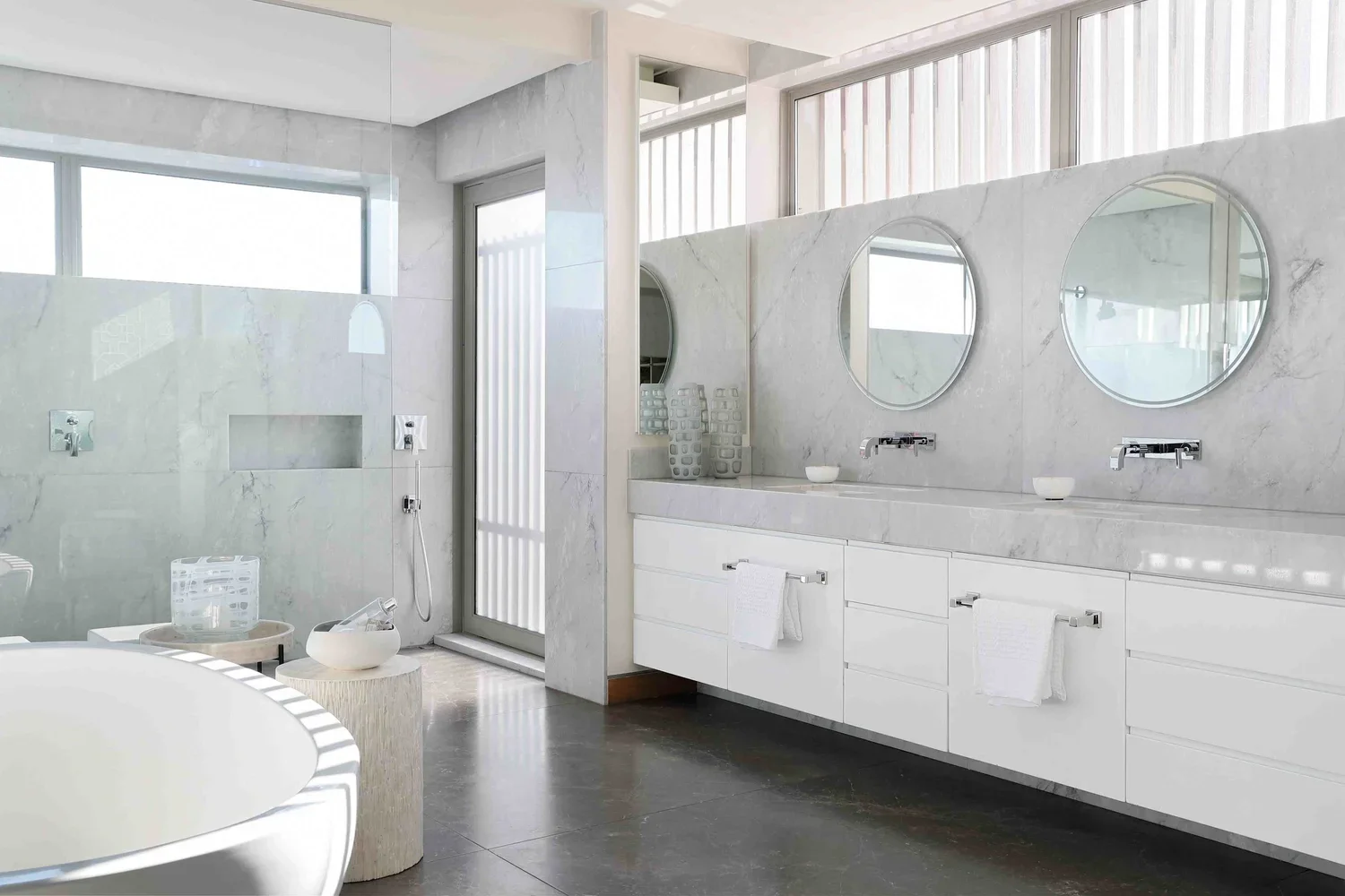 Masterworx+Architectural+Design+-+Zimbali+House+bathroom.webp