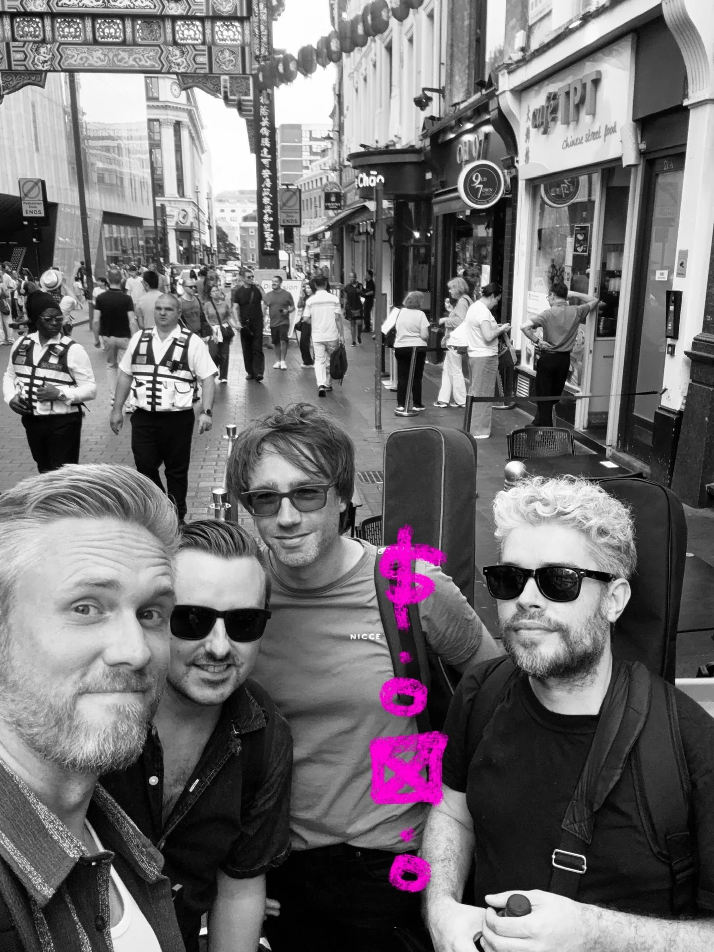 Tonight, we play O&rsquo;Neill&rsquo;s, London. 

Free entry, all tips on the night to War Child.

Let&rsquo;s do this x
