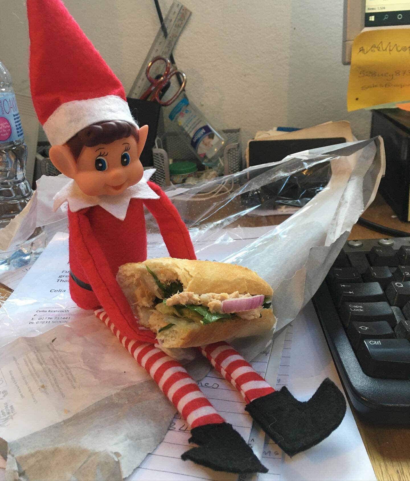 I caught the naughty office elf eating my lunch at work yesterday, dread to think what he is getting up to in there today! 🤶🏻🌲
#christmasdecor #naughtyelf #interiordesign