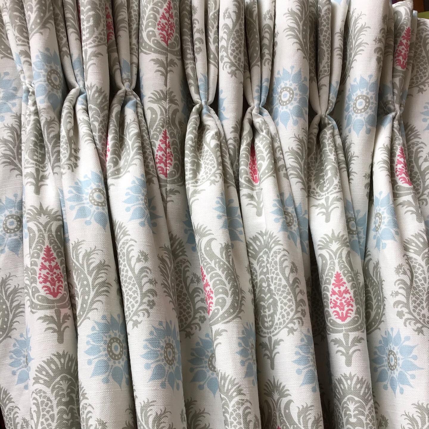 Give your room a regal look with these striking Sharanshar Charlotte Gaisford curtains. Sharanshar  meaning &lsquo;King of Kings&rsquo;. A classic design with an injection of modern colour.
#designercurtains #bettypink #charlottegaisford #handmadecur