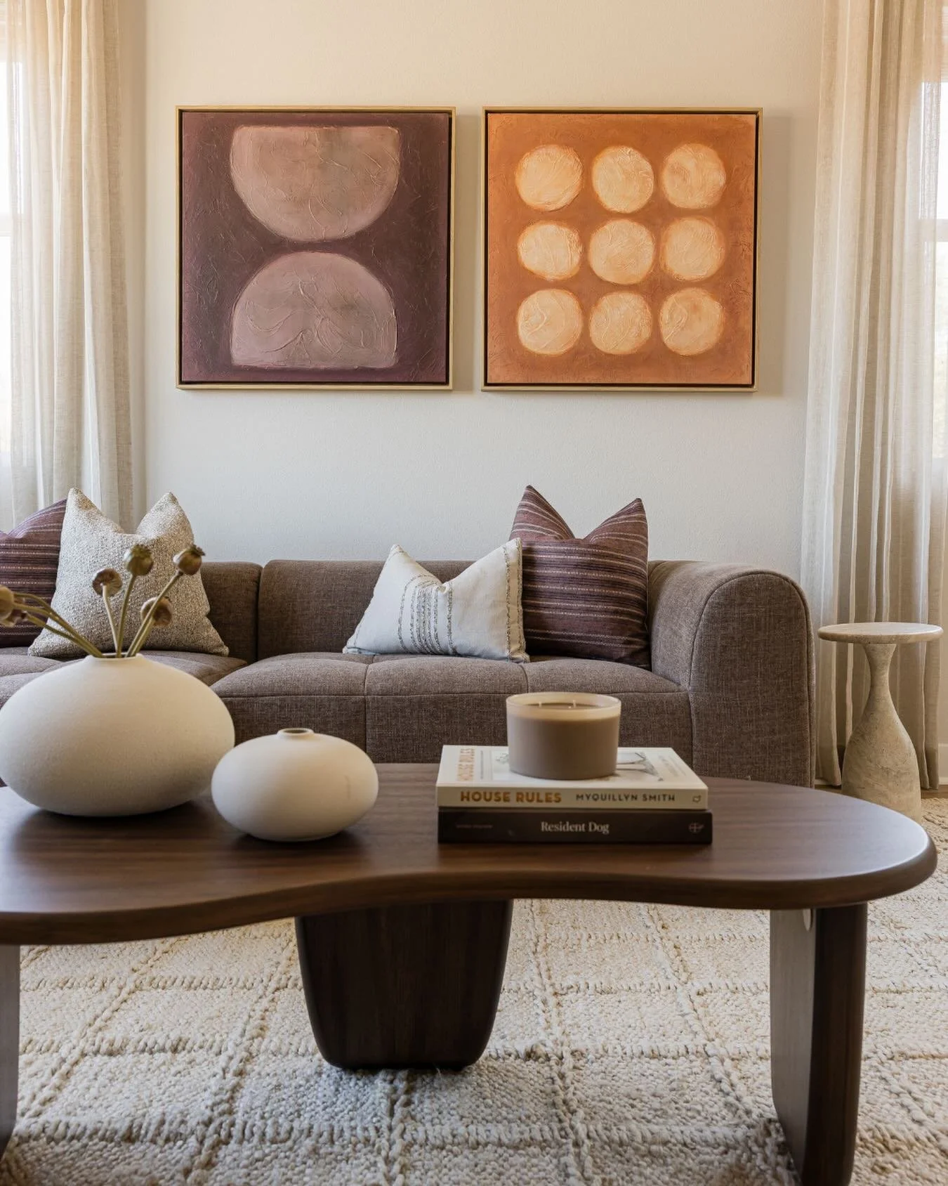 Need a little color every now and then! 

@jengracephoto 

Orange County interior design. Orange County interior designers. SoCal interior design. SoCal interior designers. Newport Beach interior design. Newport Beach interior designers. Luxury inter