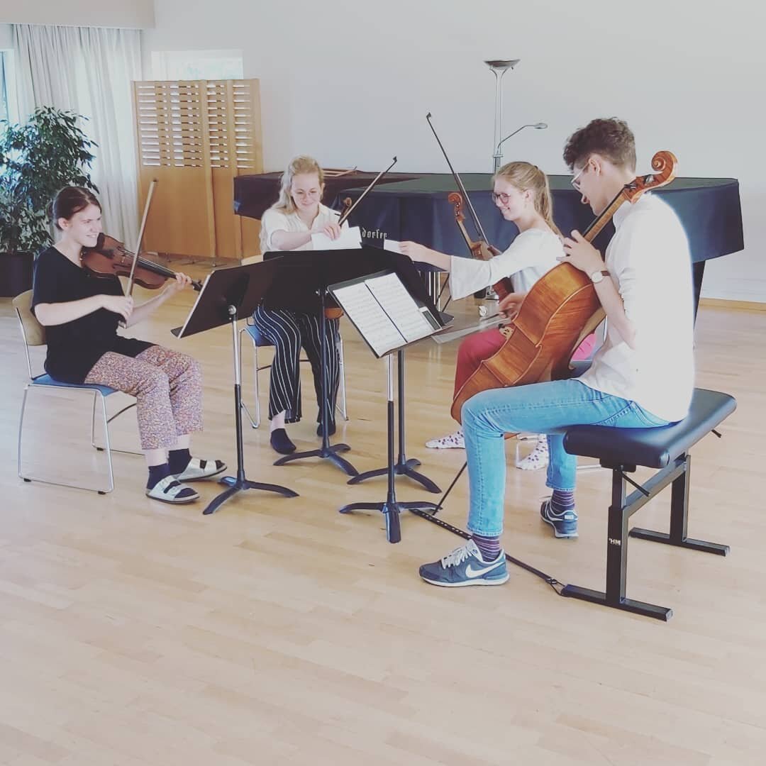 One of the quartets that will work with Sigurbj&ouml;rn Bernharđsson this weekend rehearsed today in T&oacute;nsk&oacute;li Sigursveins (music school). #himafestival #stringquartet