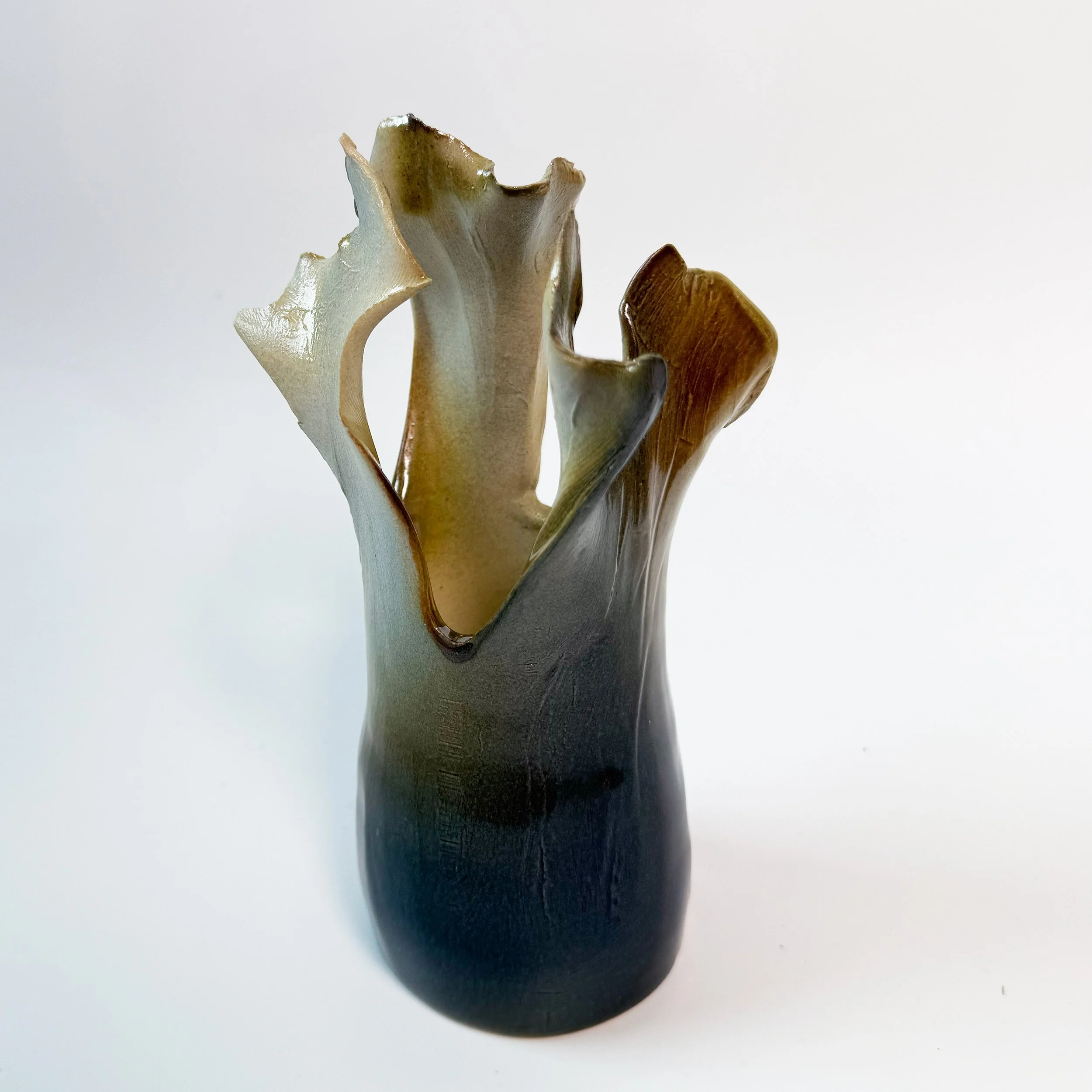 onion-peel-mini-vase.jpg