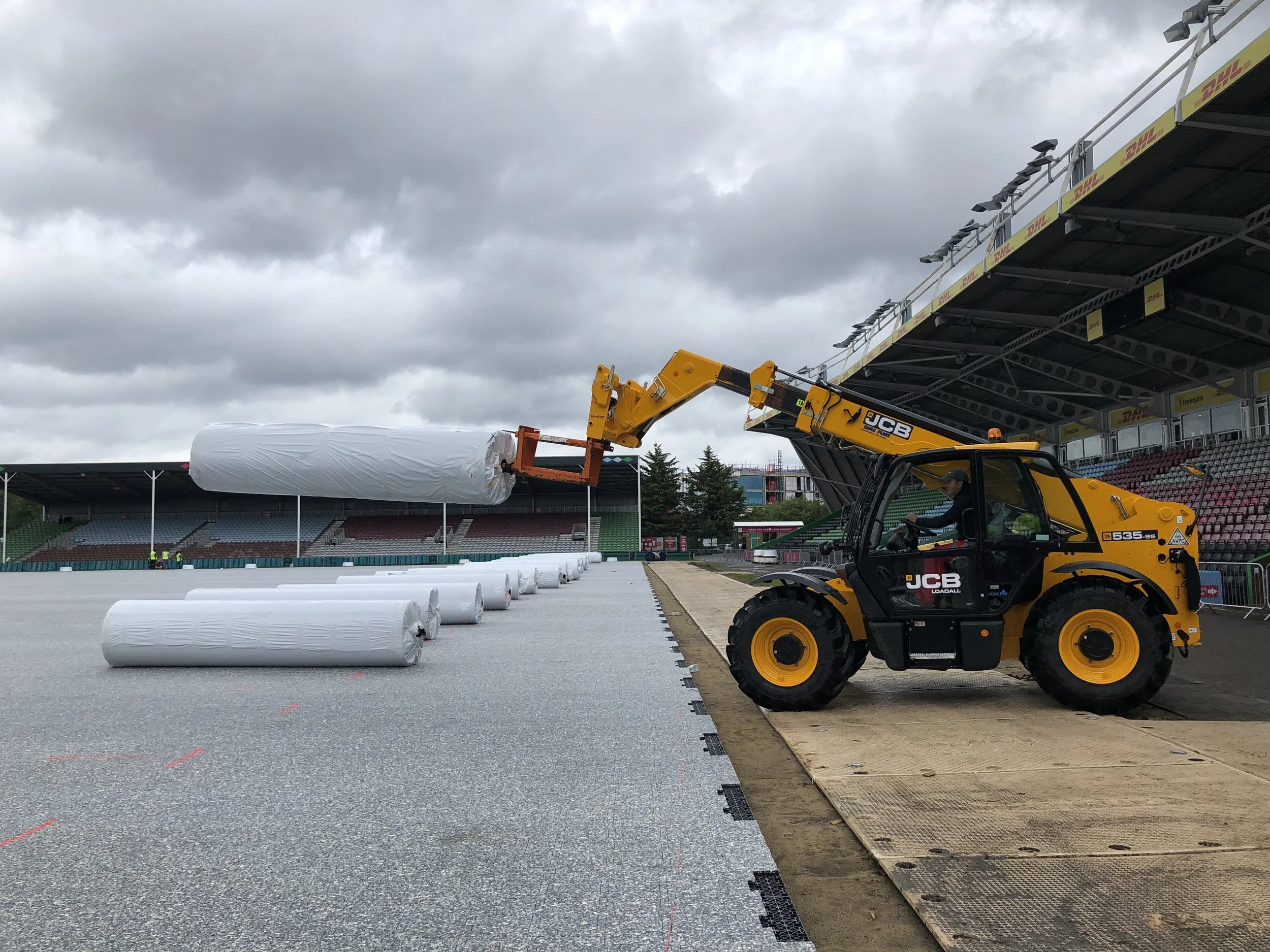 Forklift with Rolls.JPG