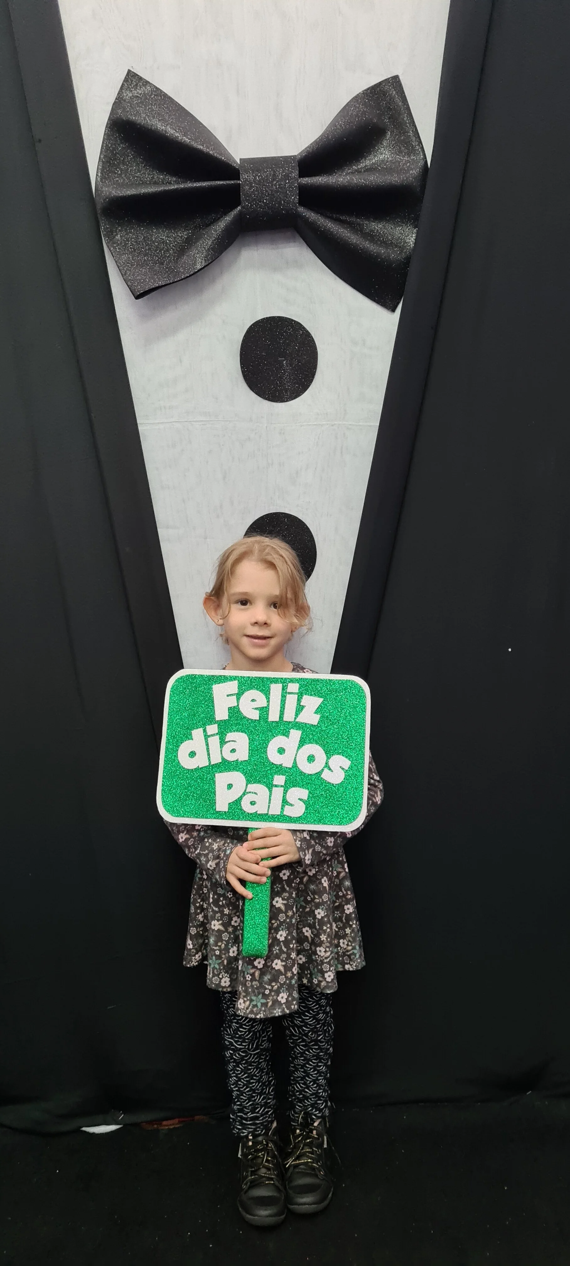 Dia dos Pais 2021- Fotos com nossos alunos da Educação Infantil Dia dos Pais 2021- Fotos com nossos alunos da Educação Infantil