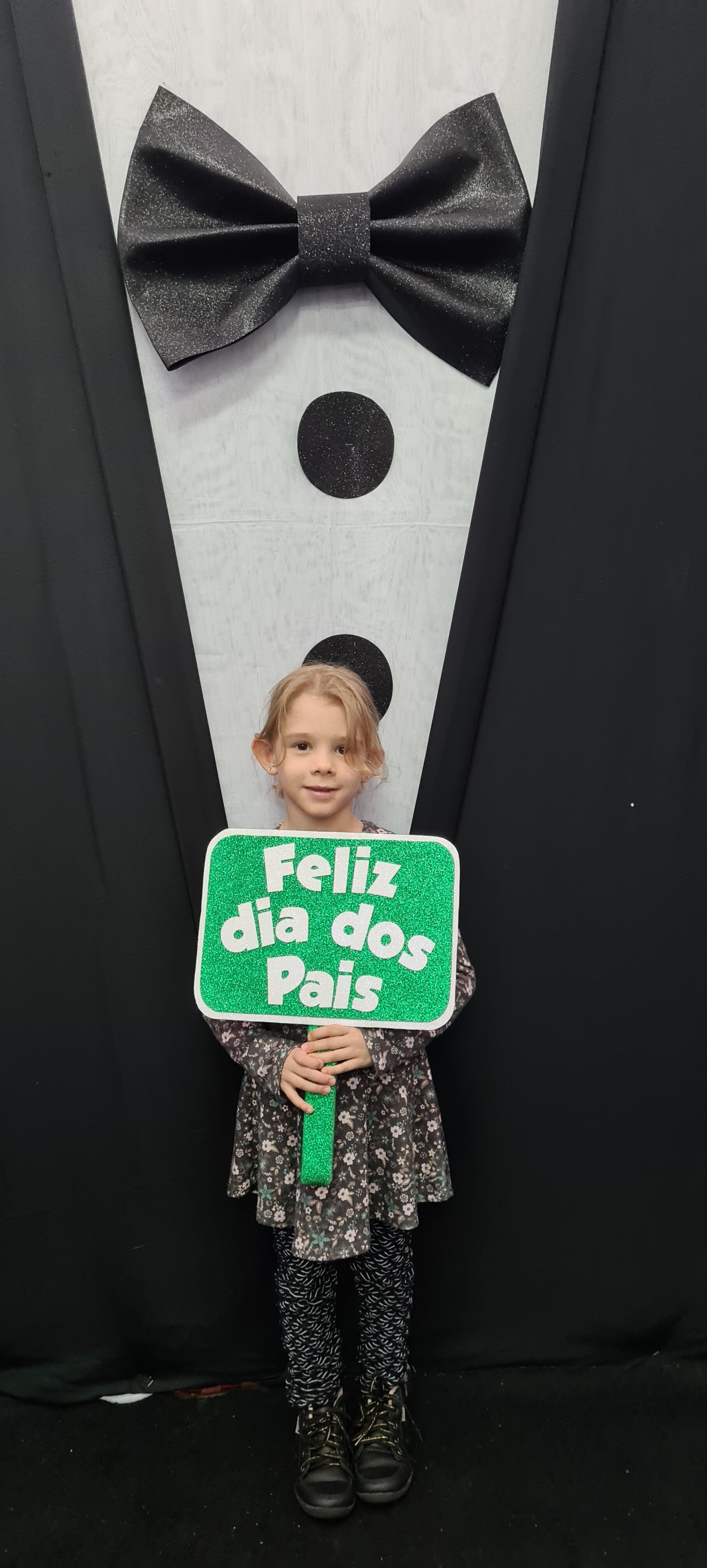 Dia dos Pais 2021- Fotos com nossos alunos da Educação Infantil Dia dos Pais 2021- Fotos com nossos alunos da Educação Infantil