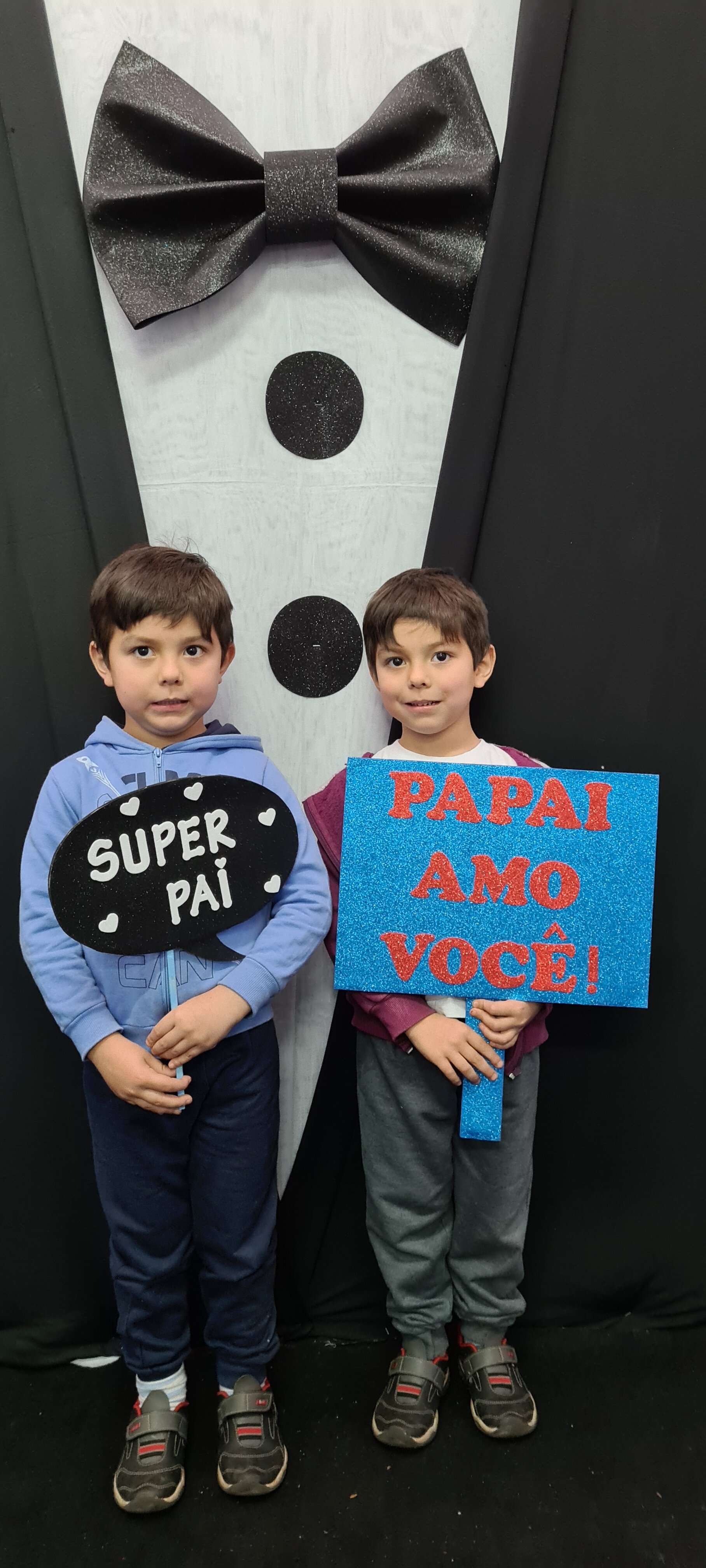 Dia dos Pais 2021- Fotos com nossos alunos da Educação Infantil Dia dos Pais 2021- Fotos com nossos alunos da Educação Infantil