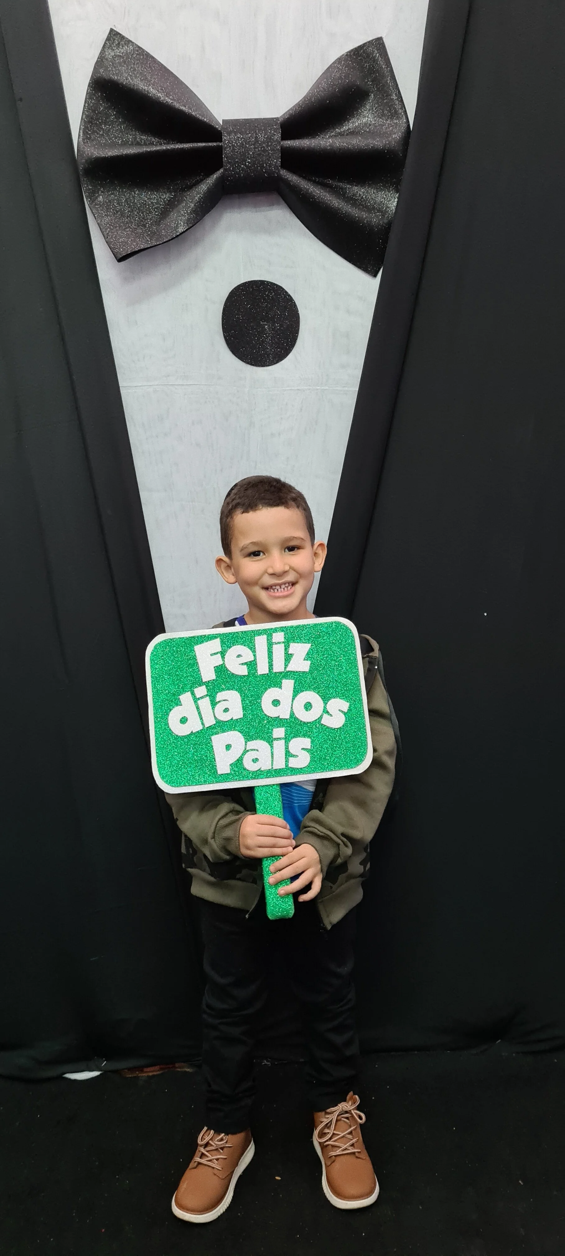 Dia dos Pais 2021- Fotos com nossos alunos da Educação Infantil Dia dos Pais 2021- Fotos com nossos alunos da Educação Infantil