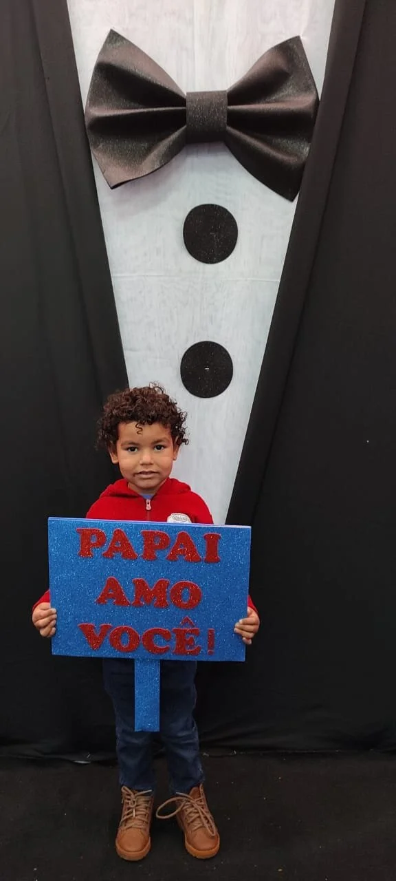 Dia dos Pais 2021- Fotos com nossos alunos da Educação Infantil Dia dos Pais 2021- Fotos com nossos alunos da Educação Infantil