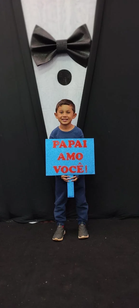 Dia dos Pais 2021- Fotos com nossos alunos da Educação Infantil Dia dos Pais 2021- Fotos com nossos alunos da Educação Infantil