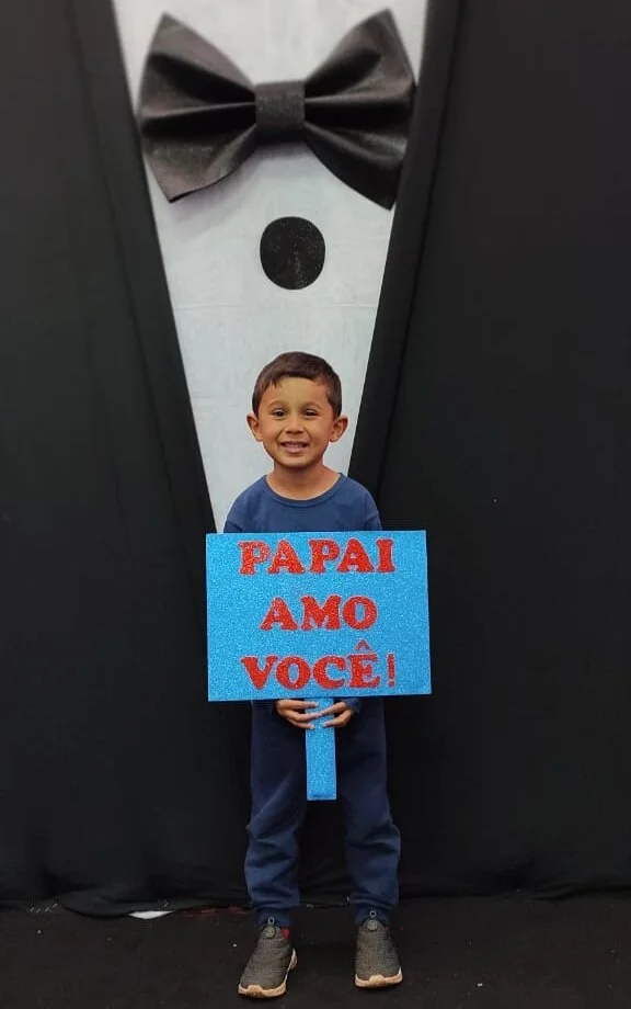 Dia dos Pais 2021- Fotos com nossos alunos da Educação Infantil Dia dos Pais 2021- Fotos com nossos alunos da Educação Infantil