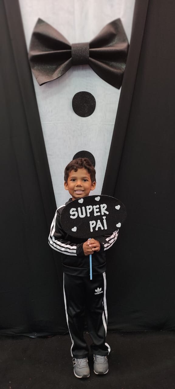 Dia dos Pais 2021- Fotos com nossos alunos da Educação Infantil Dia dos Pais 2021- Fotos com nossos alunos da Educação Infantil