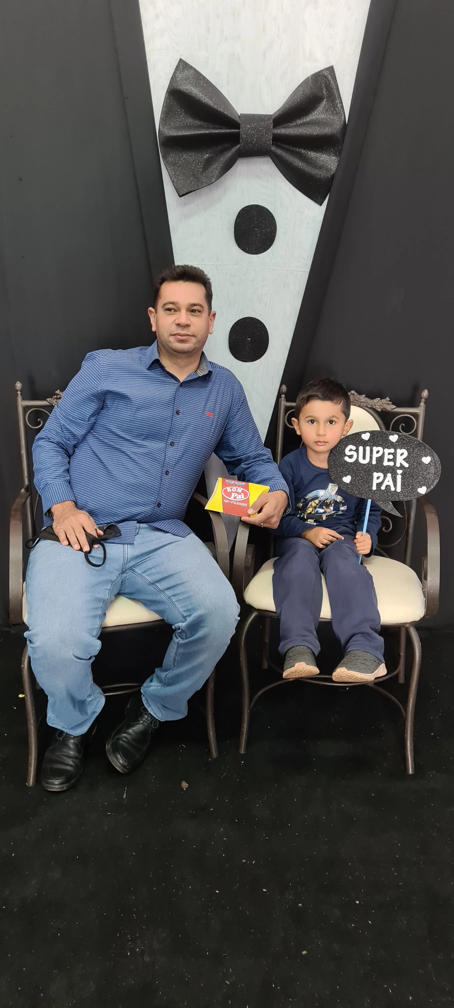 Dia dos Pais 2021- Fotos com os pais na escola.
