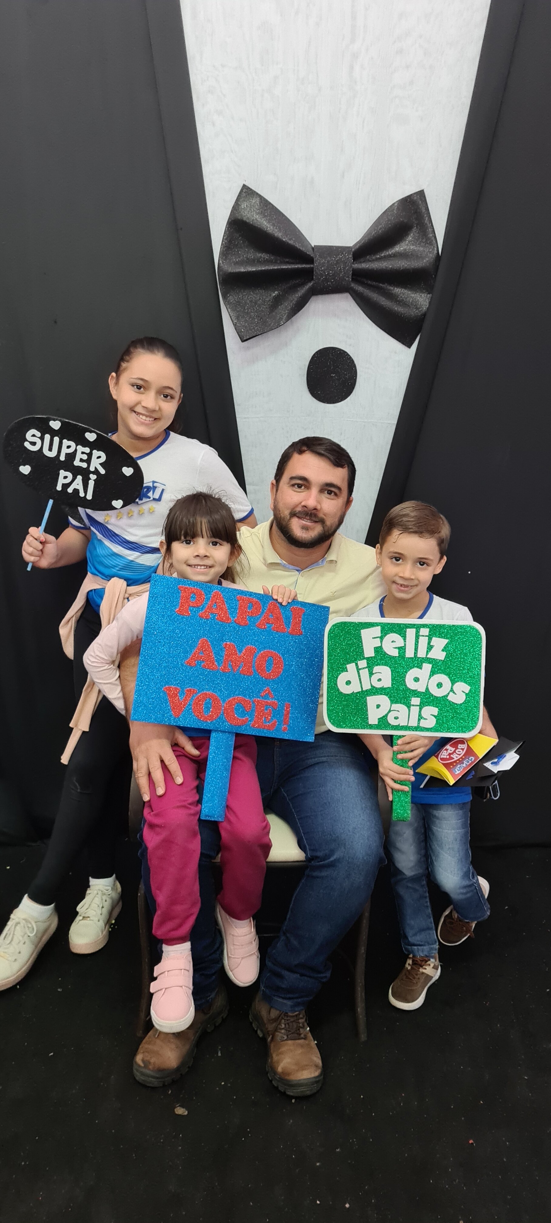 Dia dos Pais 2021- Fotos com os pais na escola.