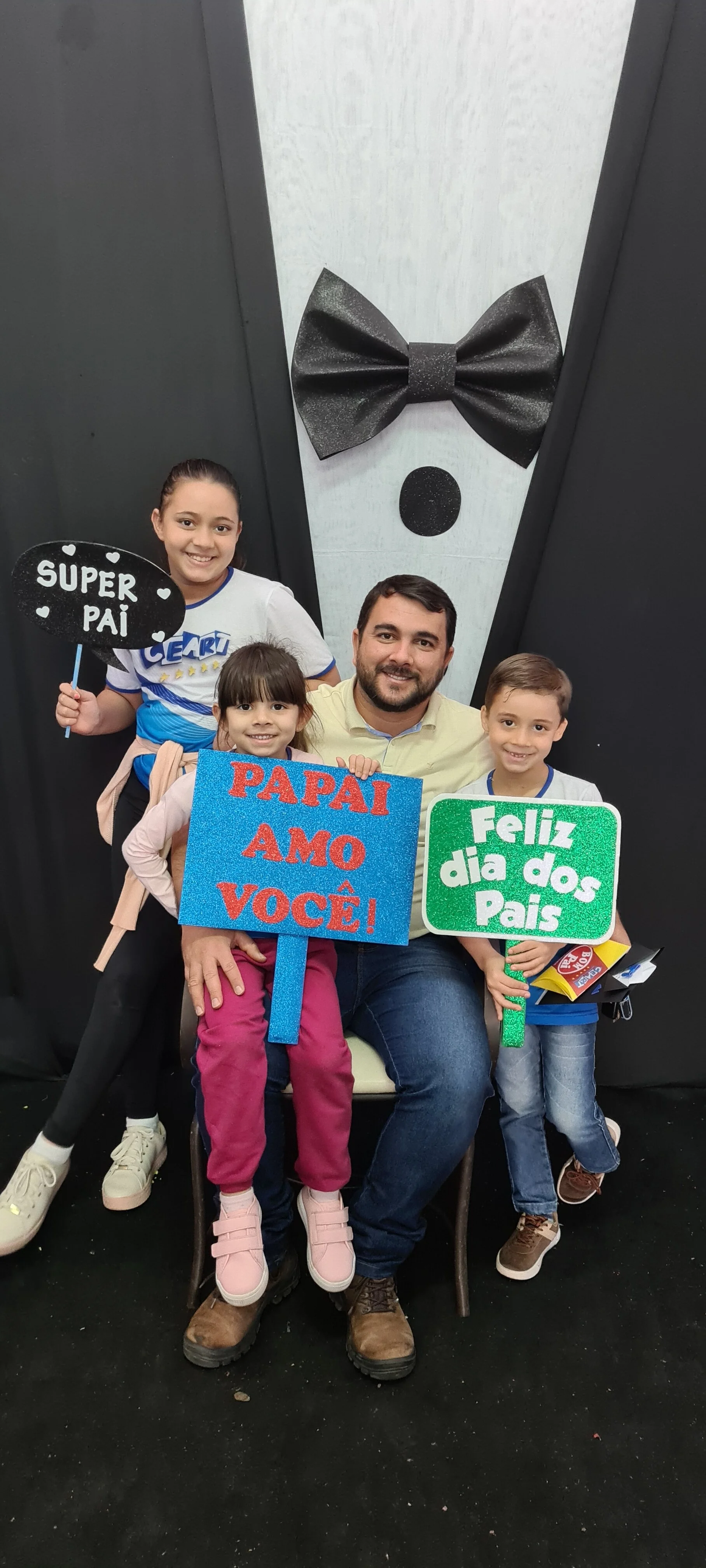 Dia dos Pais 2021- Fotos com os pais na escola.