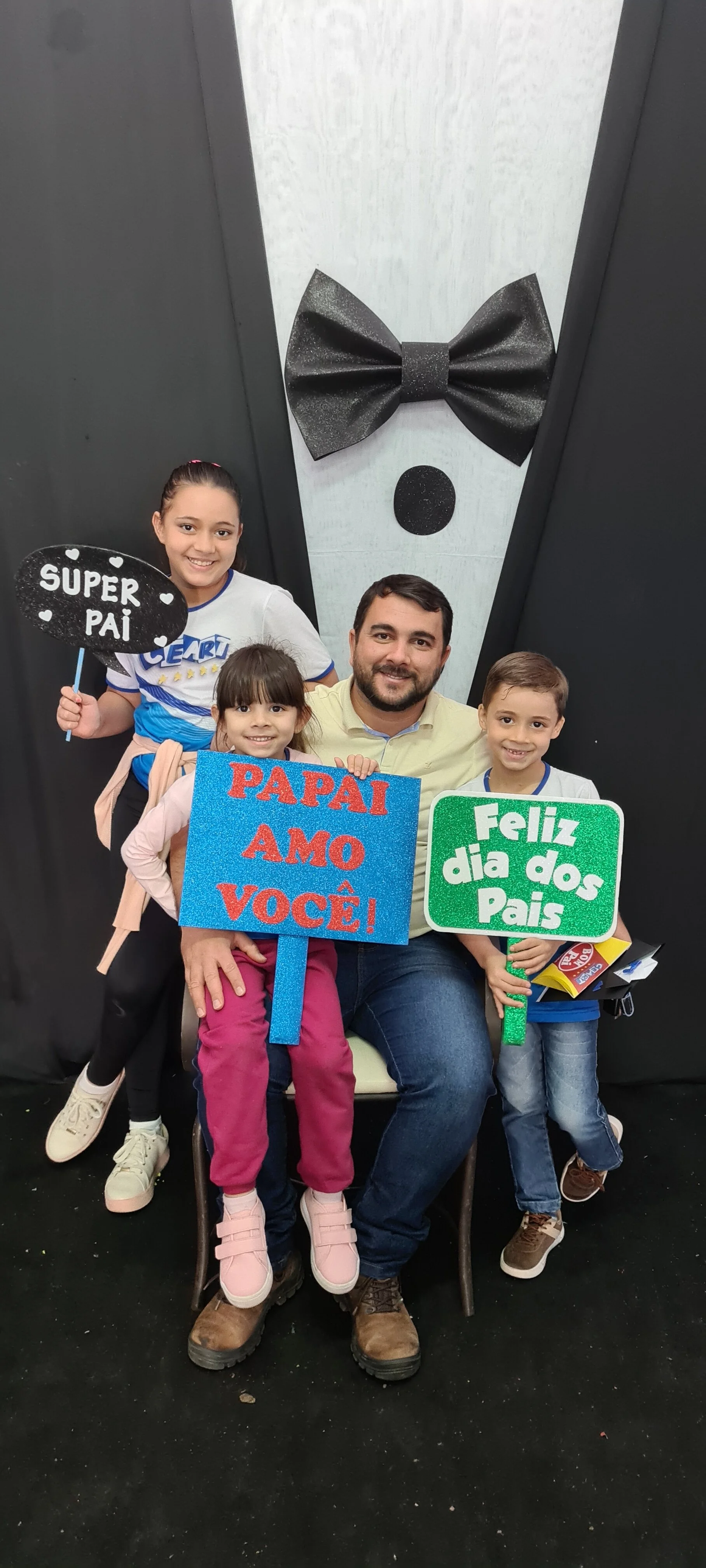 Dia dos Pais 2021- Fotos com os pais na escola.