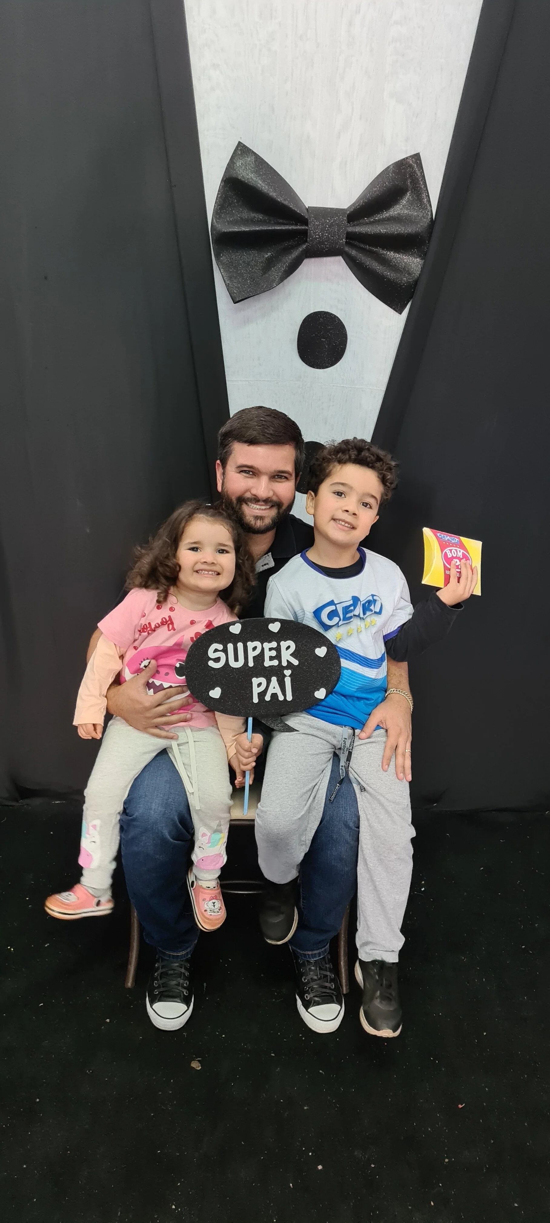 Dia dos Pais 2021- Fotos com os pais na escola.