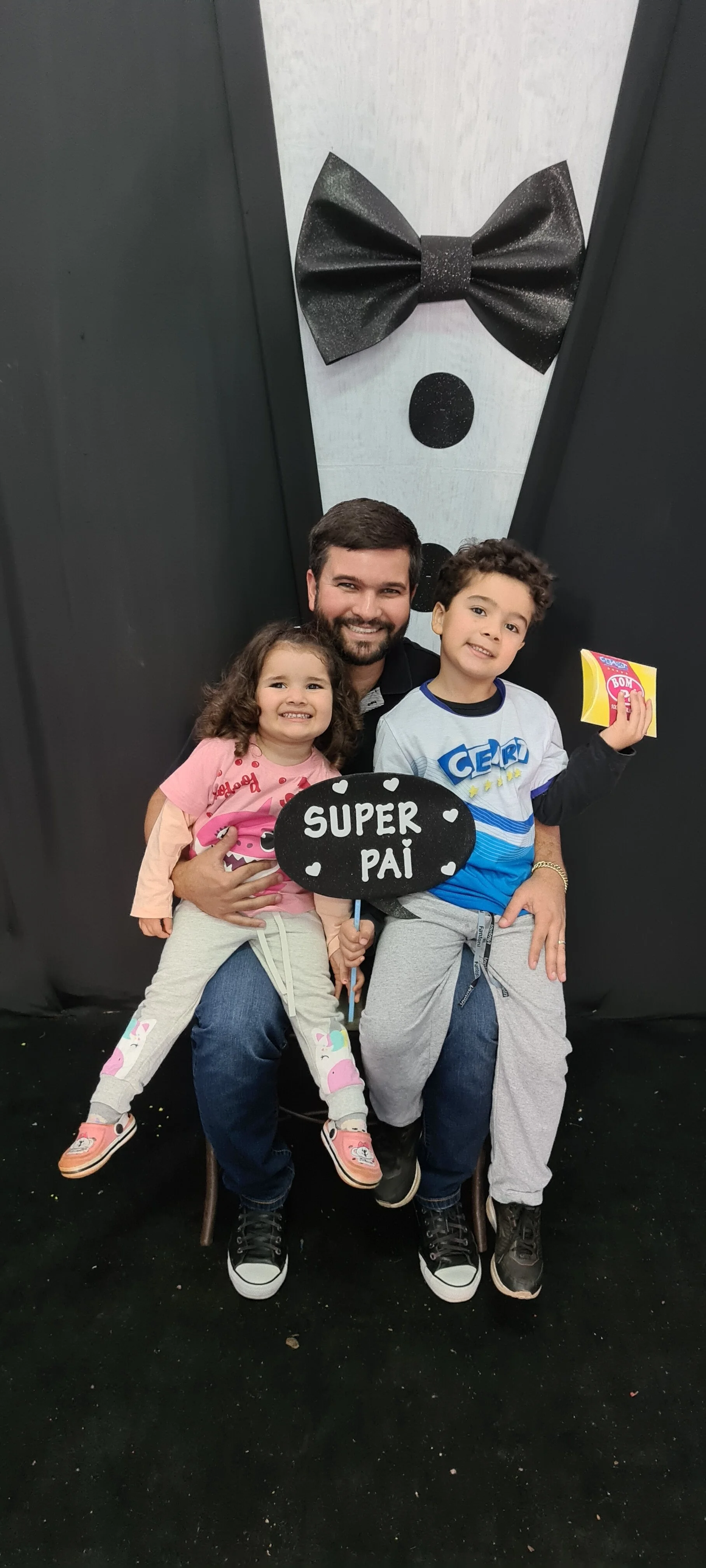 Dia dos Pais 2021- Fotos com os pais na escola.