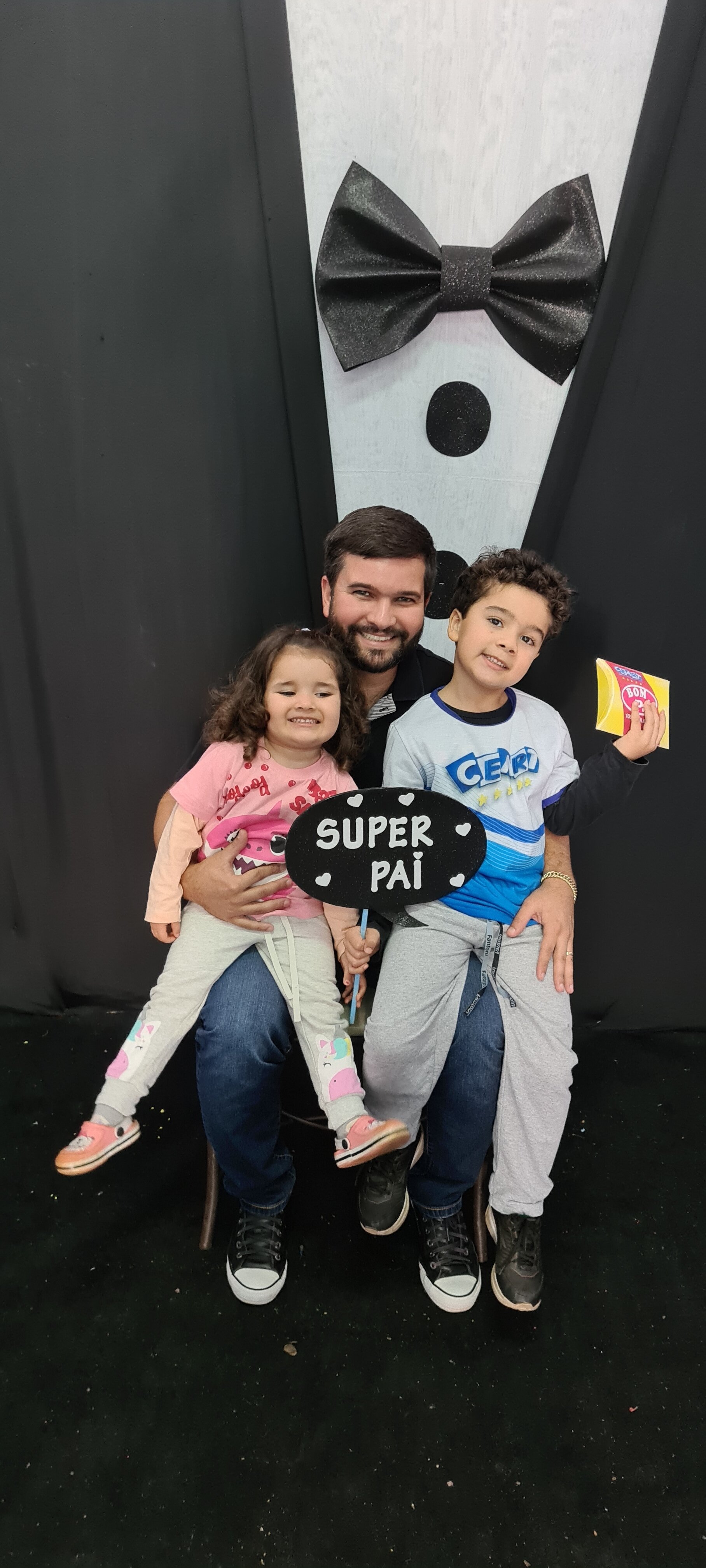 Dia dos Pais 2021- Fotos com os pais na escola.