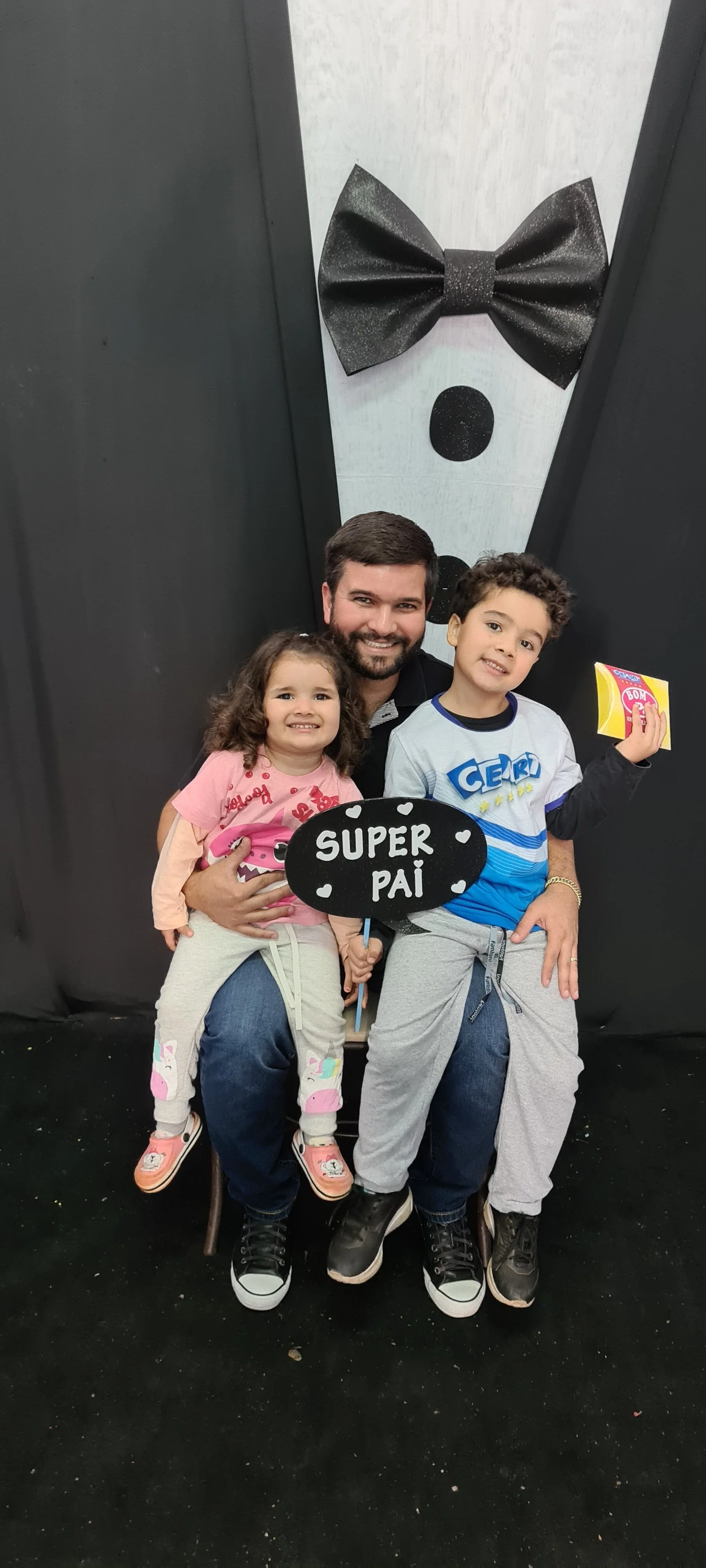 Dia dos Pais 2021- Fotos com os pais na escola.