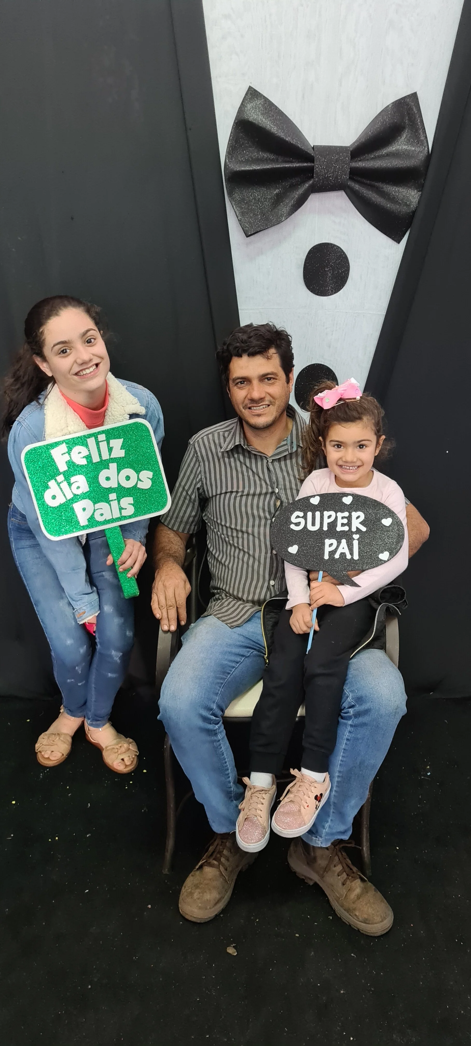 Dia dos Pais 2021- Fotos com os pais na escola.