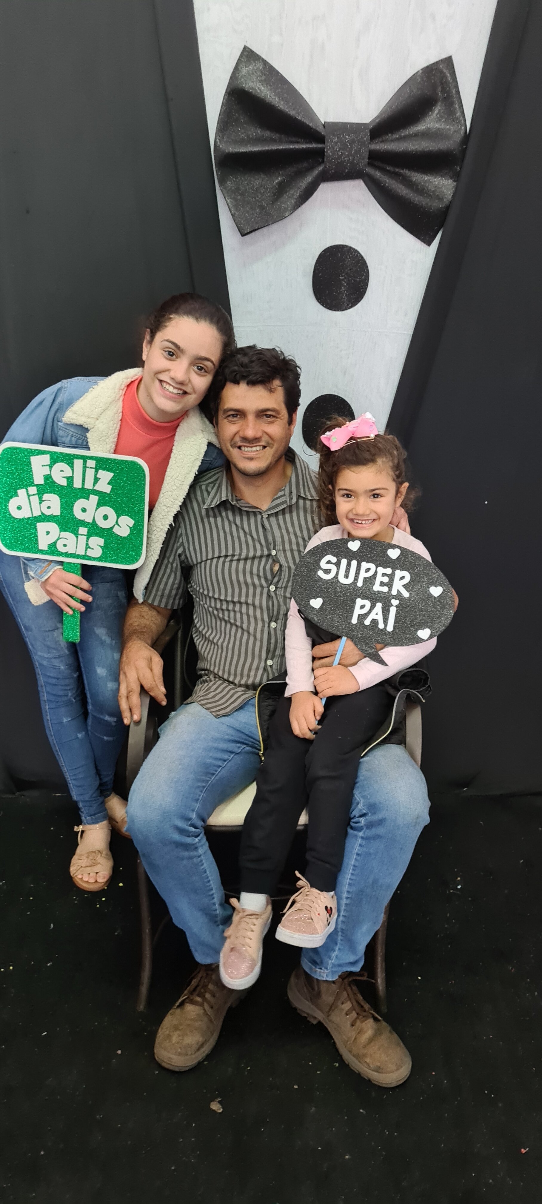 Dia dos Pais 2021- Fotos com os pais na escola.