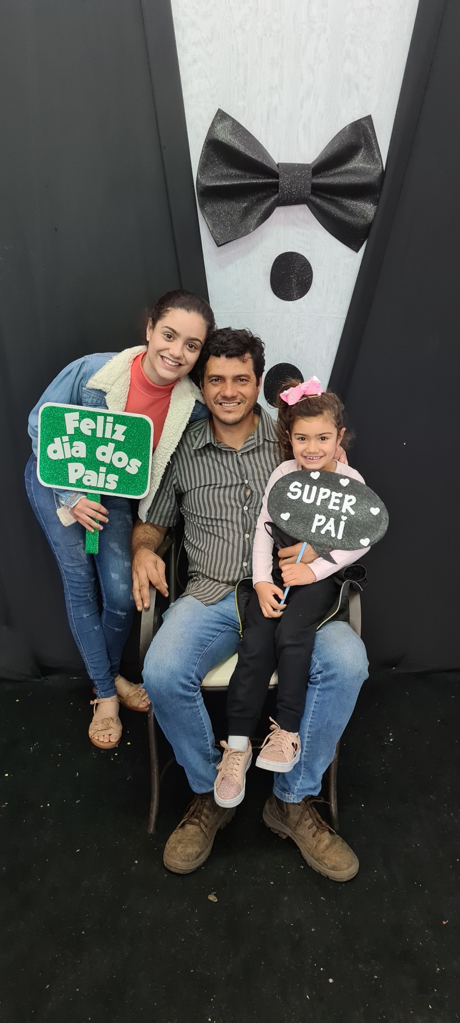 Dia dos Pais 2021- Fotos com os pais na escola.